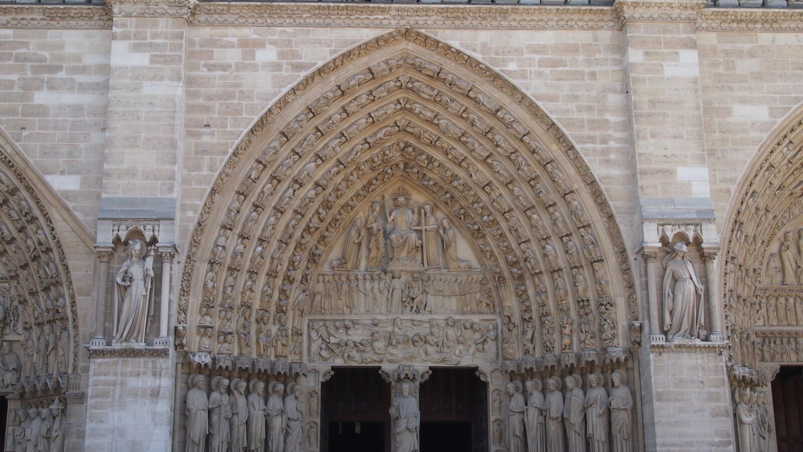 Olympus PEN E-PL3 sample photo. Paris, notre dame, church photography