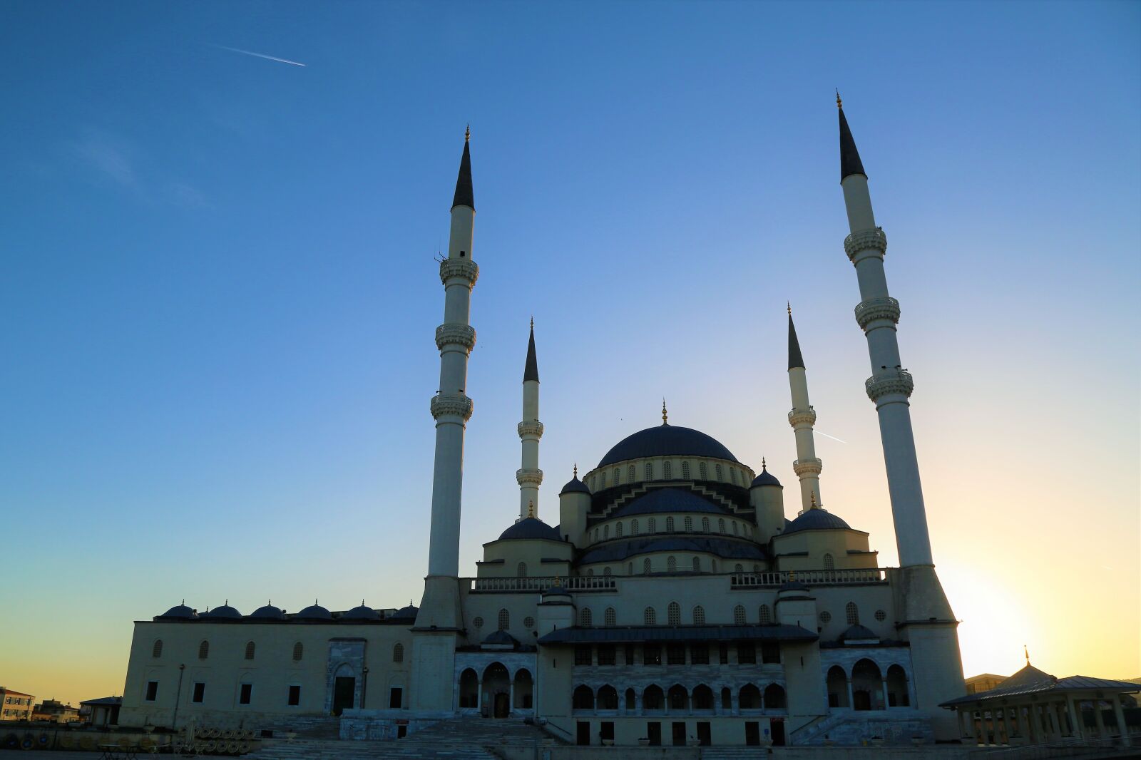 Canon EF 24-105mm F4L IS USM sample photo. Cami, minaret, dome photography