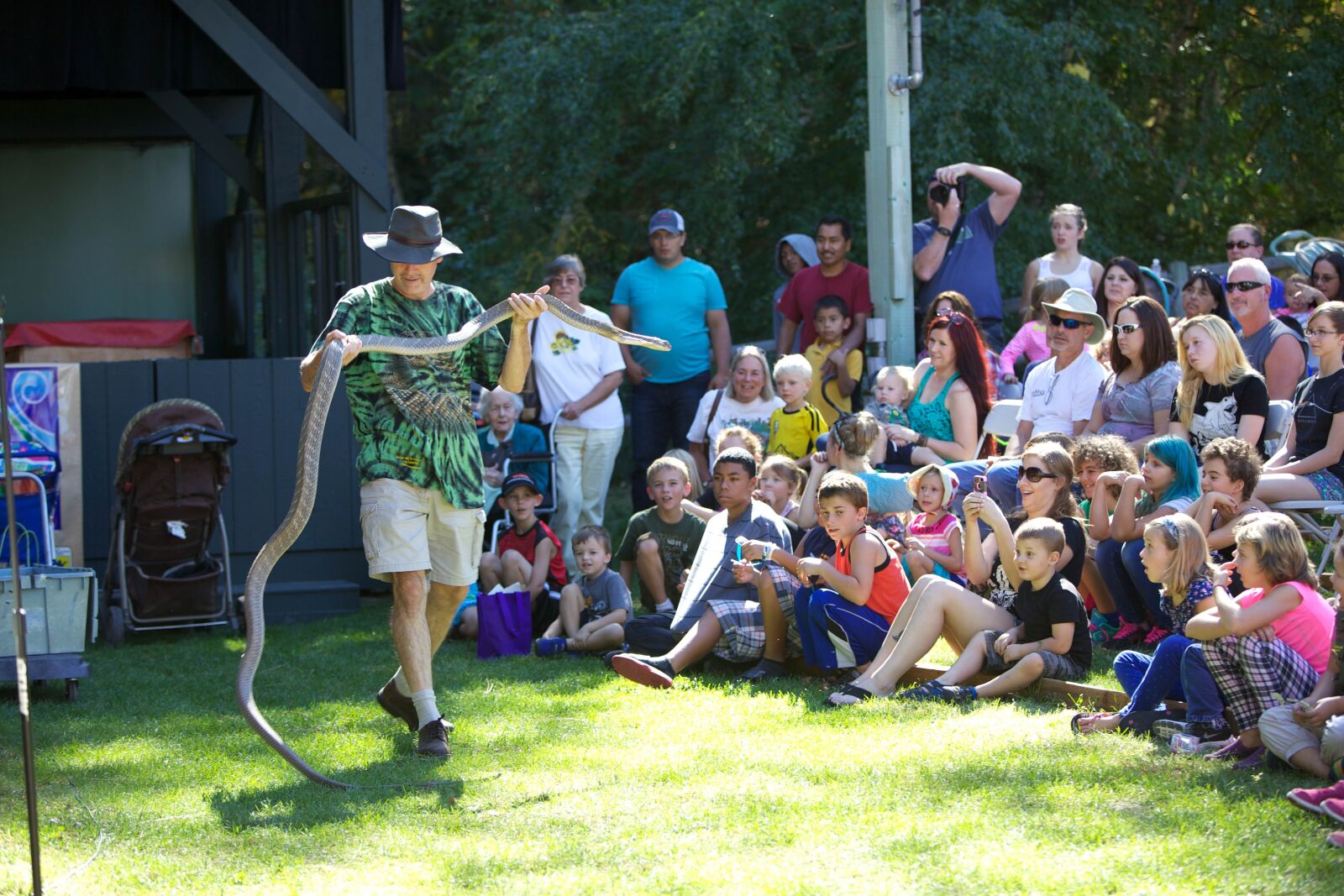 Canon EOS 5D Mark II sample photo. Reptile, man, education photography