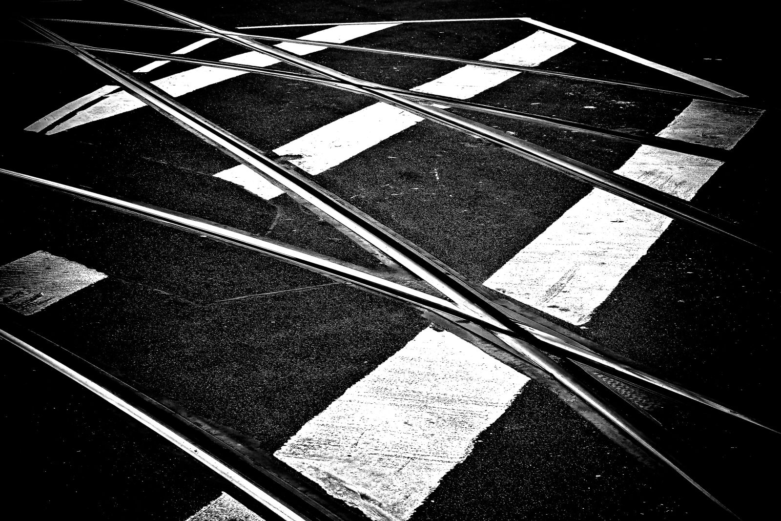 Olympus OM-D E-M10 sample photo. Road, rails, traffic photography