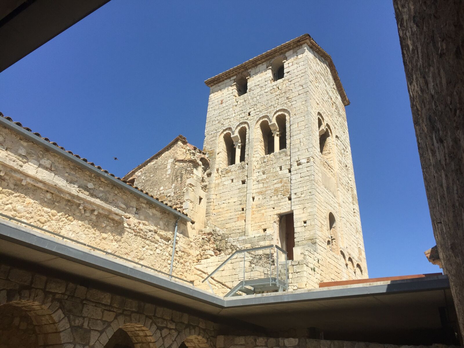 Apple iPhone 6 sample photo. Church, romanic, roman photography