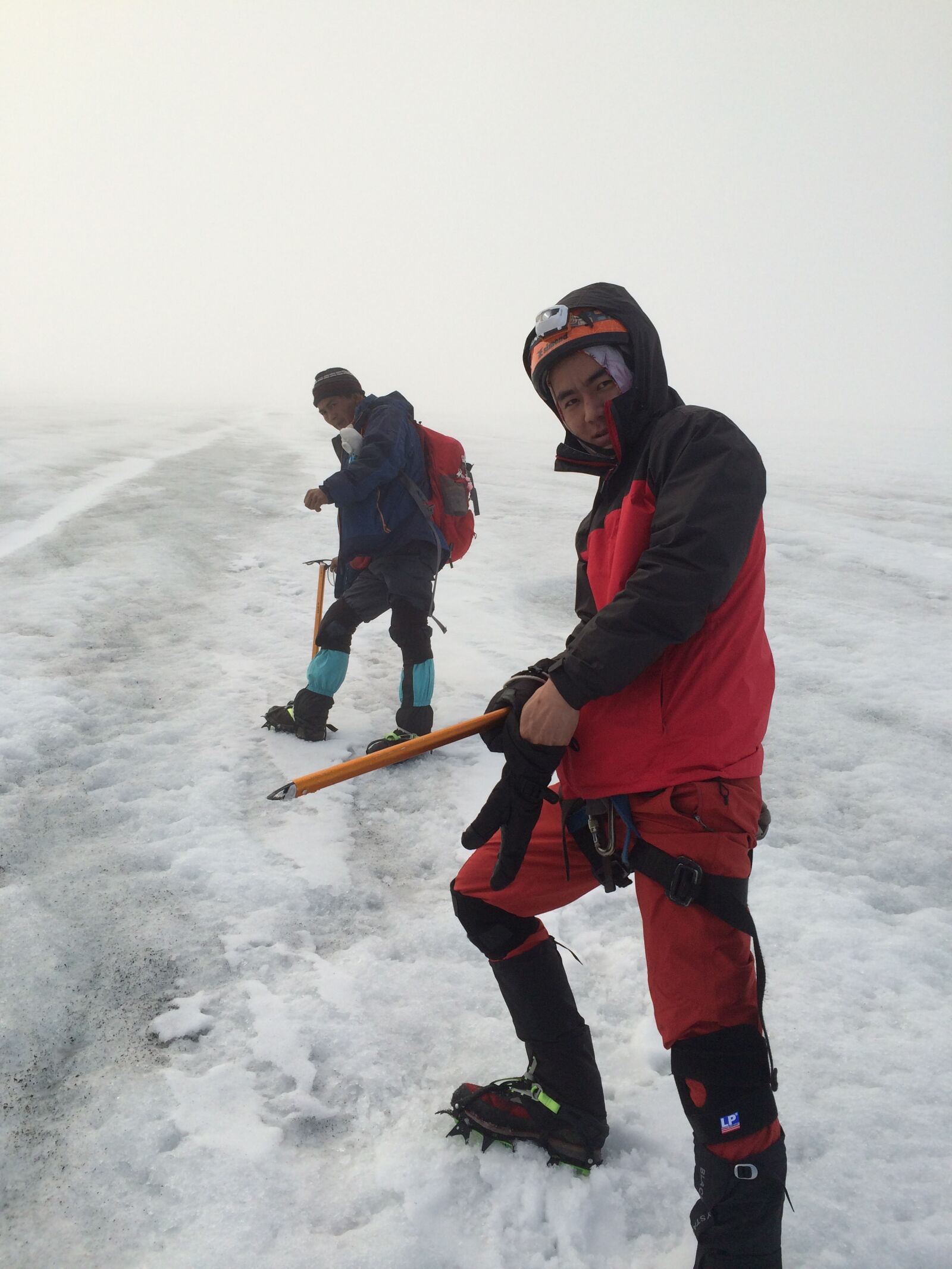 iPhone 5s back camera 4.12mm f/2.2 sample photo. Mountaineer, haba, snow mountain photography