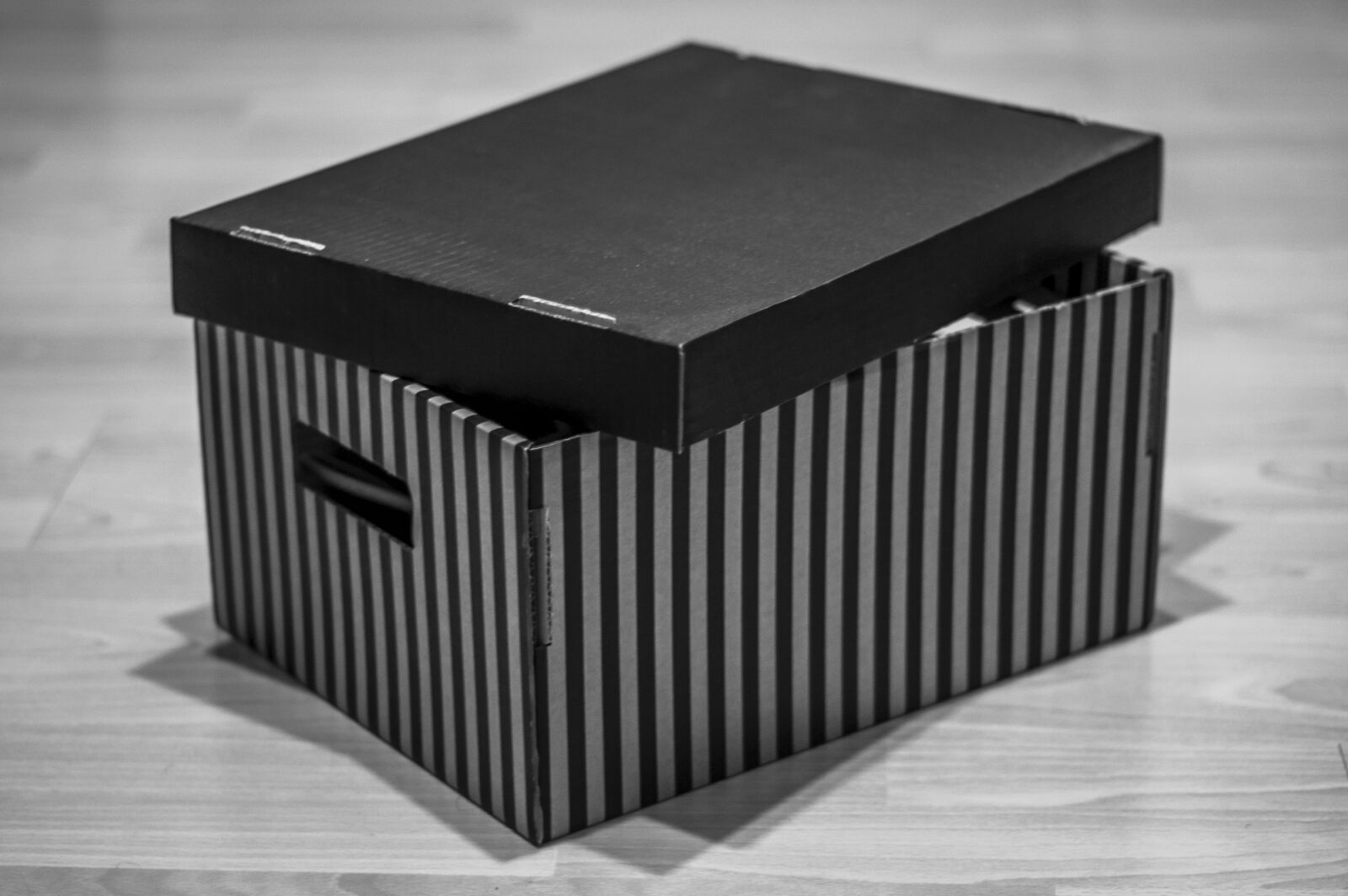 KONICA MINOLTA DYNAX 7D sample photo. Box, night photography