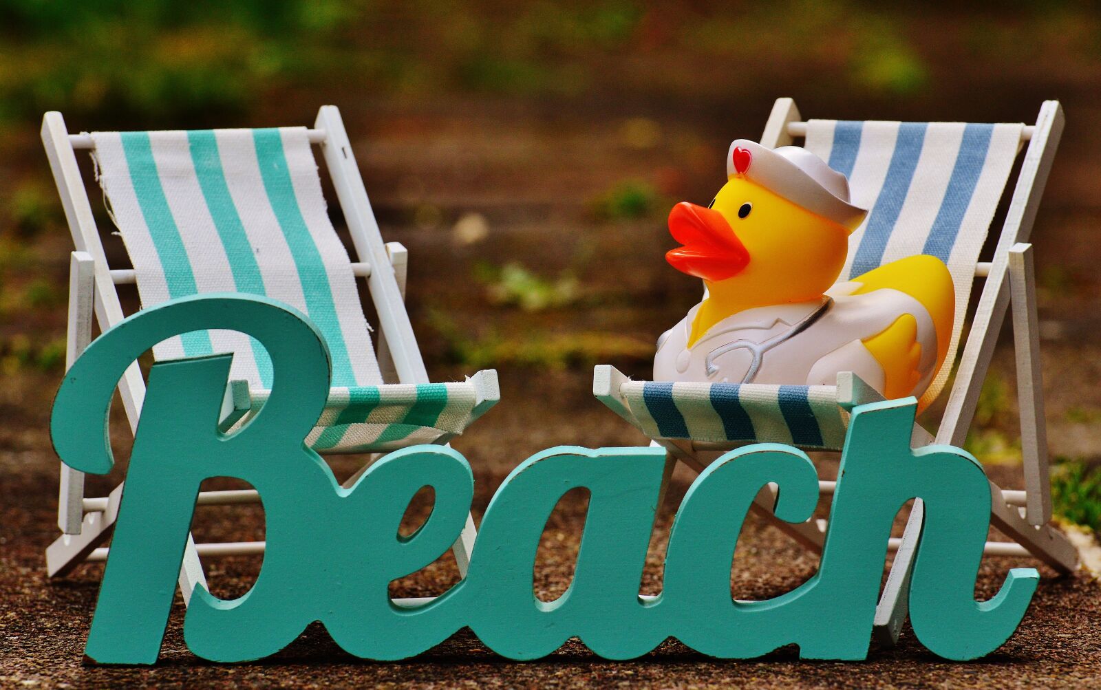 Nikon D3200 sample photo. Sun loungers, beach, font photography