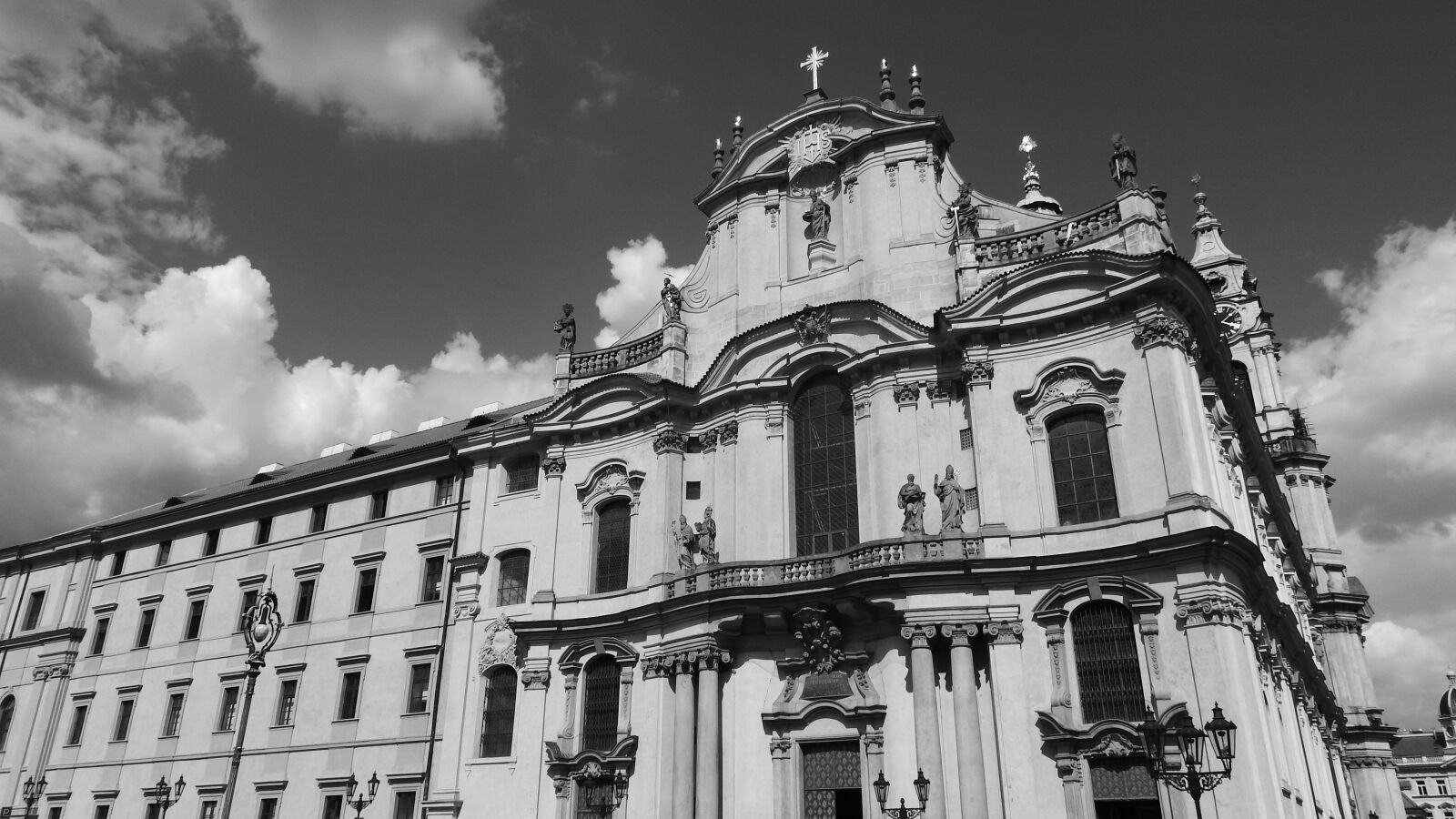 Nikon Coolpix P610 sample photo. Prague, the church of photography