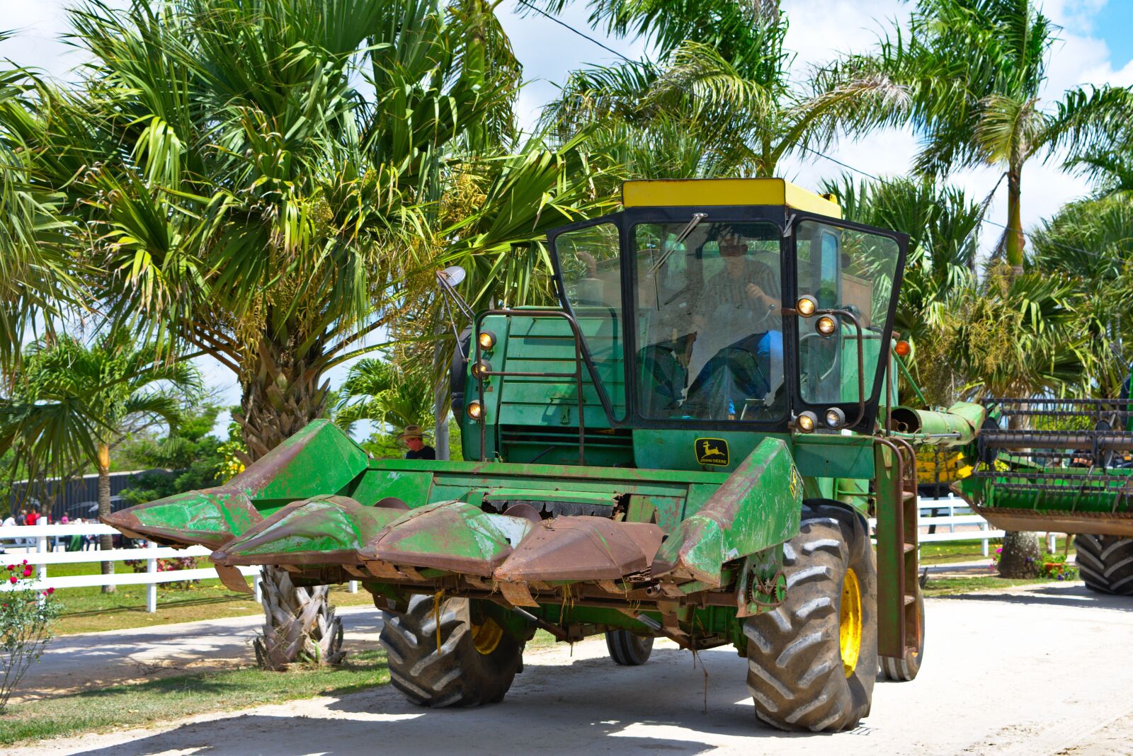 Nikon D7200 sample photo. Combine, farm equipment, old photography