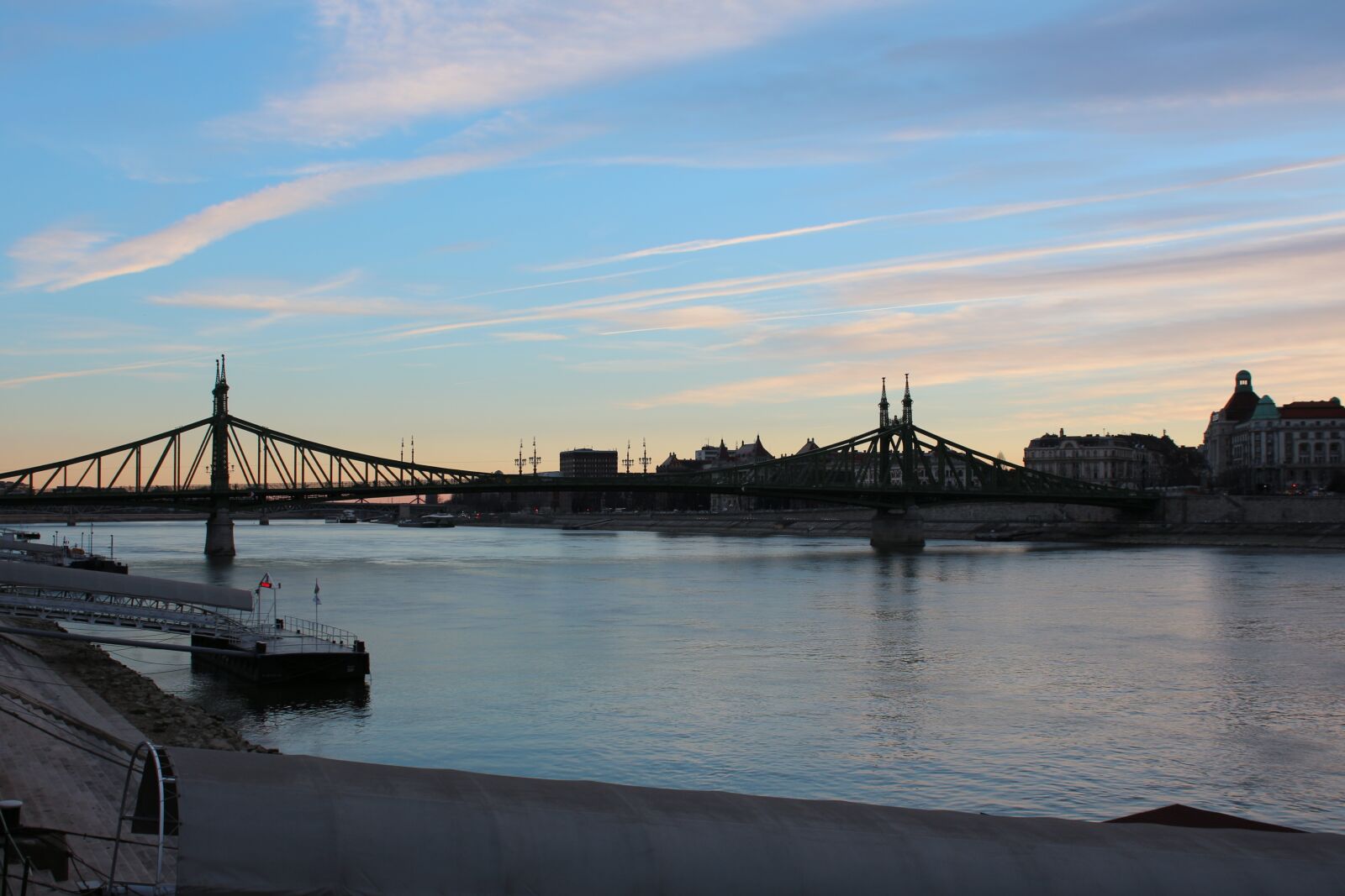 Canon EOS 650D (EOS Rebel T4i / EOS Kiss X6i) sample photo. Budapest, danube, dusk photography