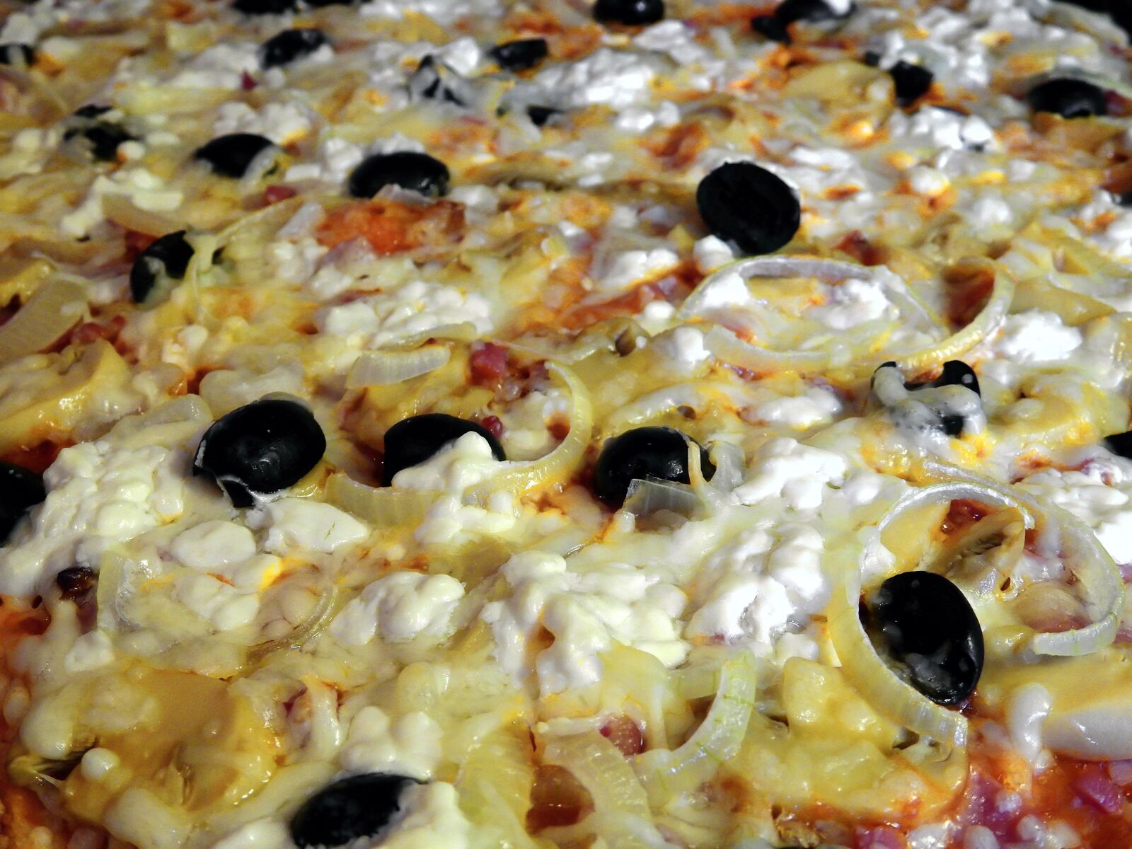 Nikon Coolpix P900 sample photo. Pizza, eat, food photography