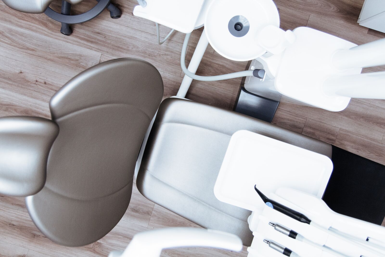 Canon EOS 40D sample photo. Chair, dentist, dental photography