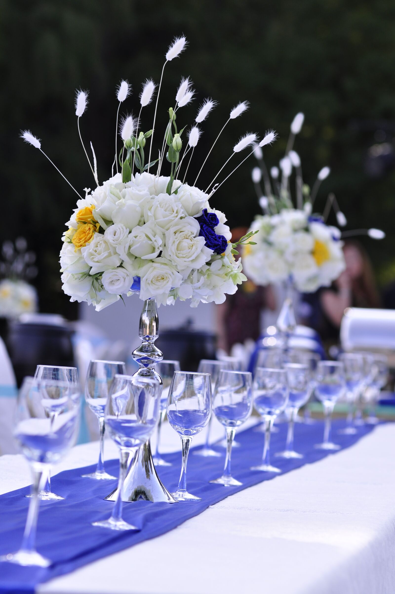Nikon D90 sample photo. Wedding, table flowers, western-style photography