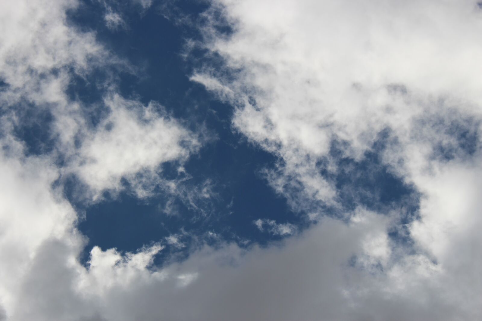 Canon EOS 700D (EOS Rebel T5i / EOS Kiss X7i) sample photo. Sky, clods, blue photography