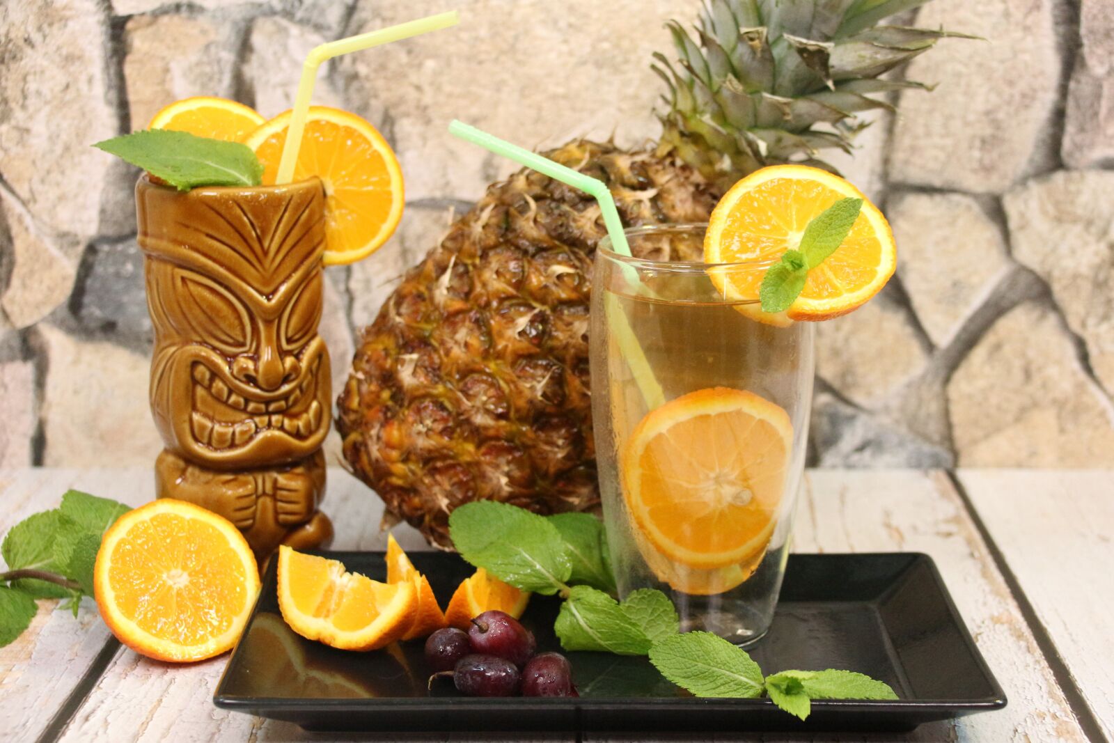 Canon EOS 700D (EOS Rebel T5i / EOS Kiss X7i) sample photo. Pineapple, fruit, yellow photography