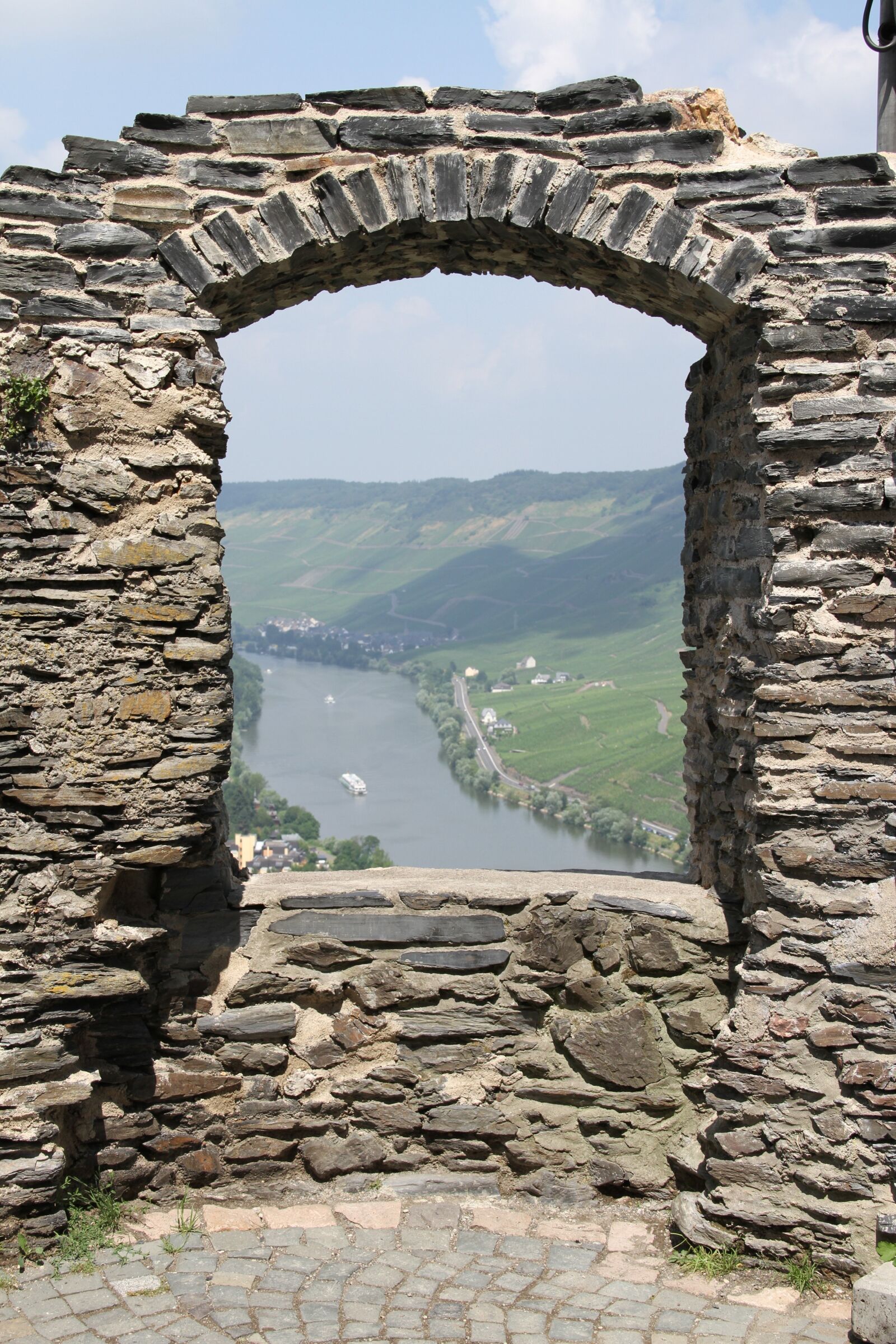 Canon EOS 7D sample photo. Bernkastel, mosel river, castle photography