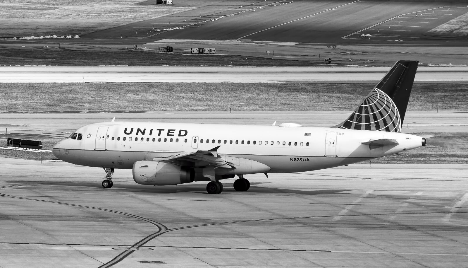 Nikon D7200 sample photo. Airplane, aircraft, airport photography