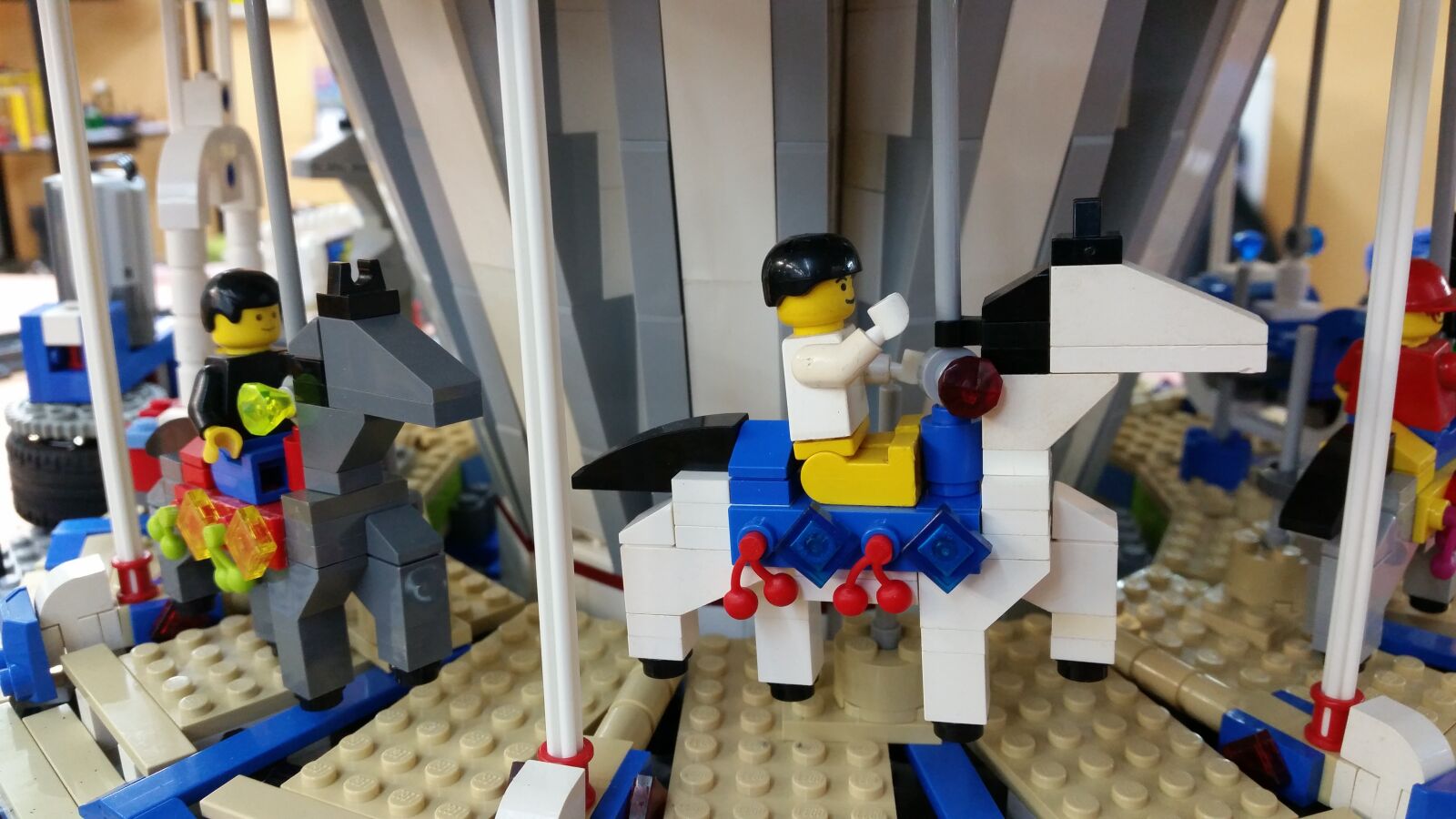Samsung Galaxy S5 sample photo. Lego, horse, carousel photography