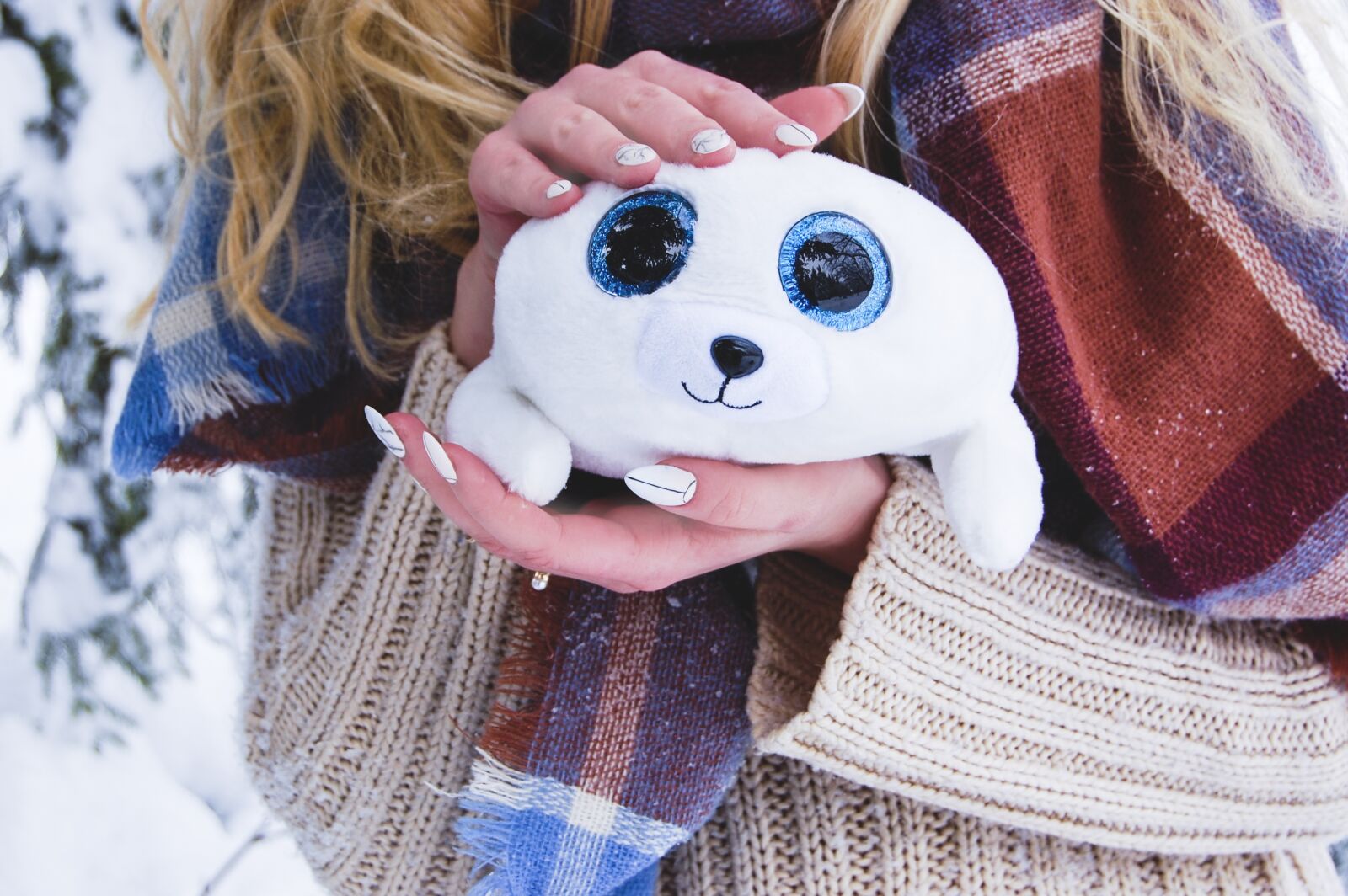 Nikon D40 sample photo. Winter, scarf, people photography