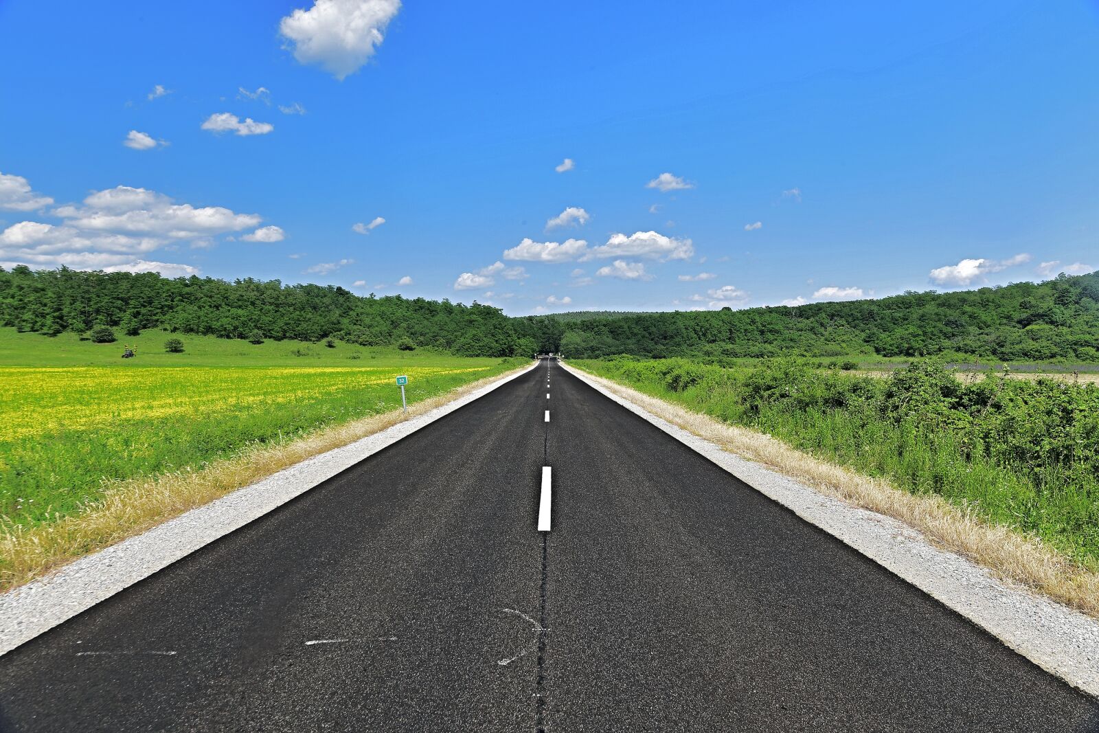 Nikon D5 sample photo. Road, asphalt, highway photography