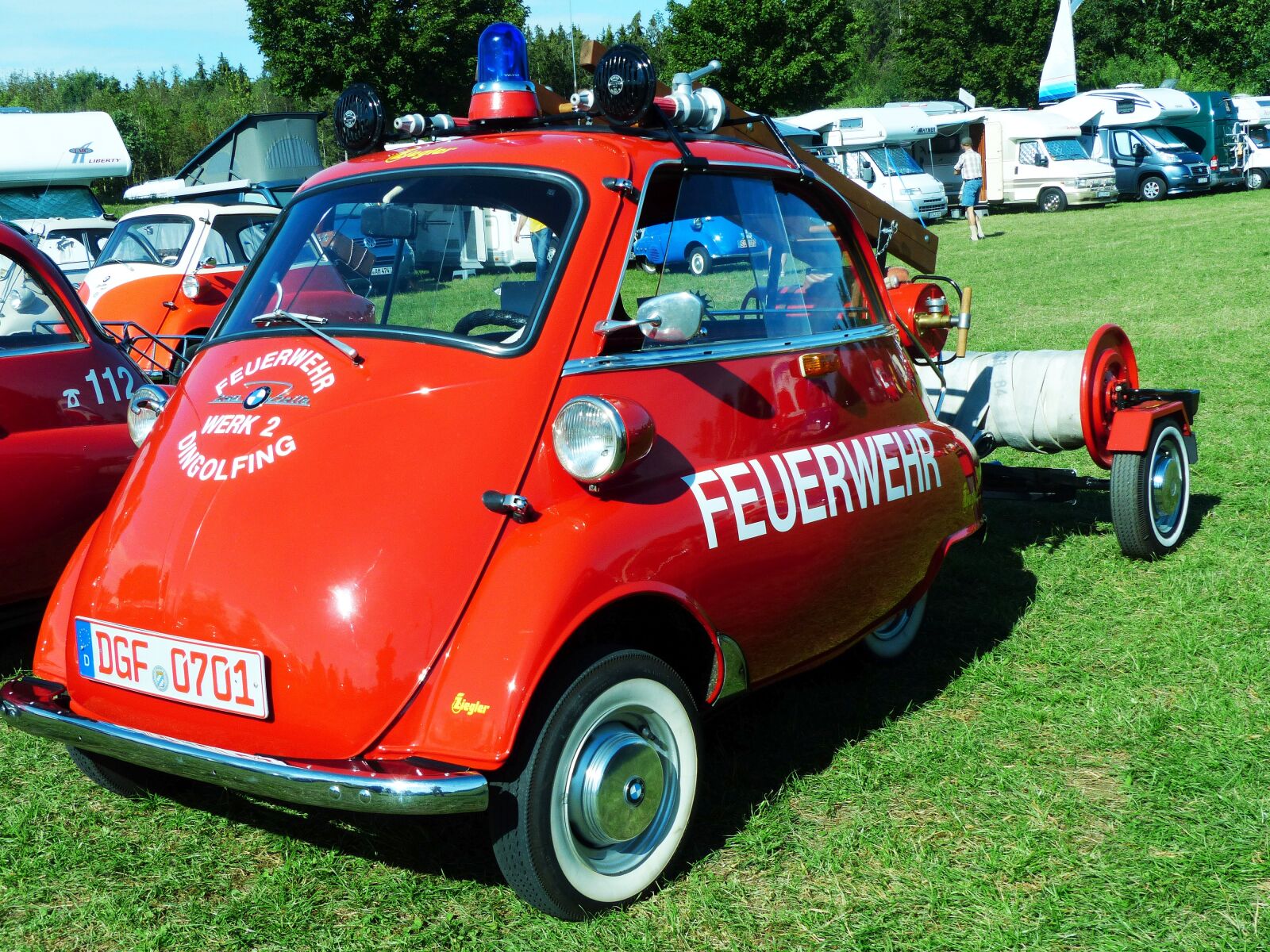 Panasonic Lumix DMC-FZ200 sample photo. Bmw, isetta, fire photography