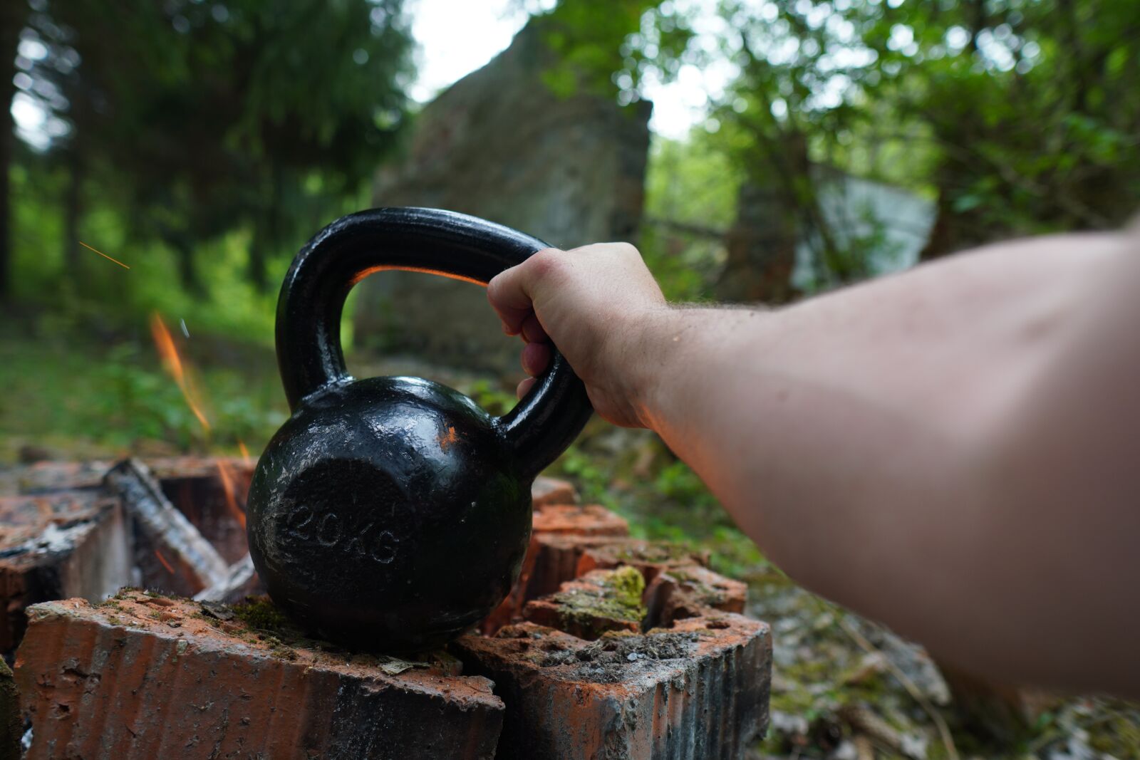 Sony a6400 + Sigma 16mm F1.4 DC DN | C sample photo. Kettlebell, trening, exercise photography