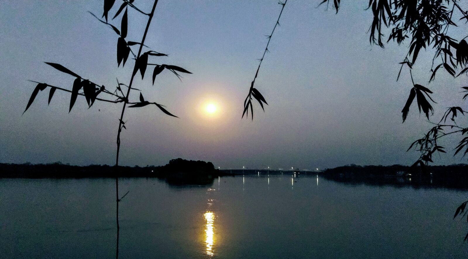 Xiaomi Mi A3 sample photo. Night moon, moon, moonlight photography