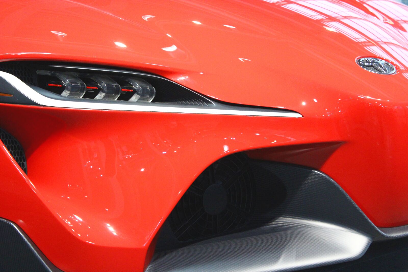 Canon EOS 600D (Rebel EOS T3i / EOS Kiss X5) sample photo. Toyota, car, auto photography