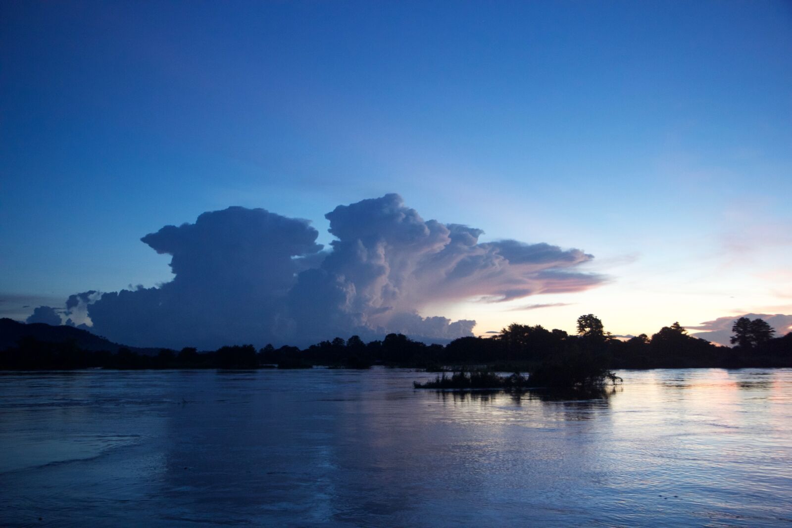 Canon EOS 60D sample photo. Laos, sunset, the mekong photography