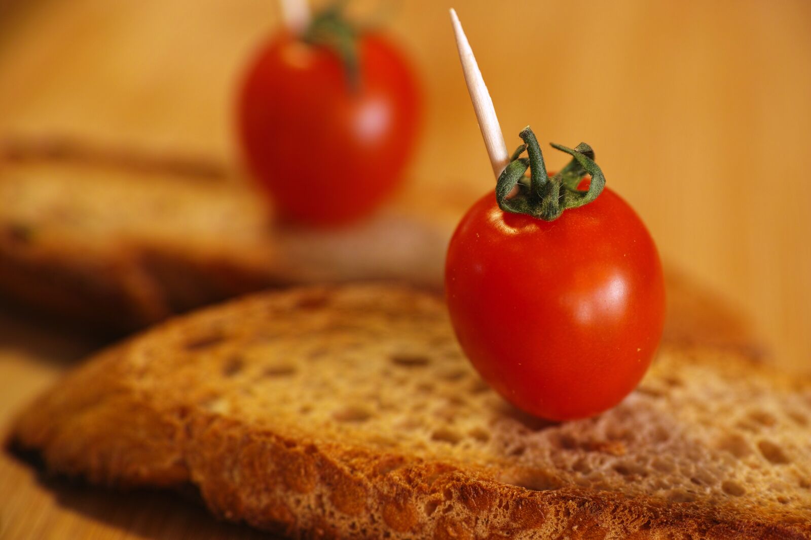 Sigma DP3 Merrill sample photo. Bread, tomato, snack photography