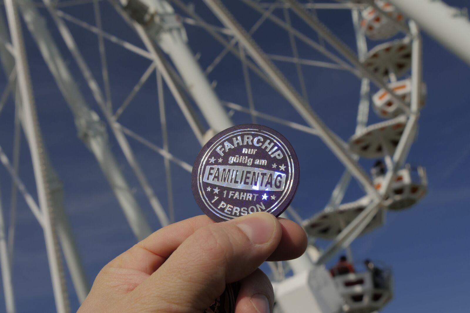 Panasonic Lumix DMC-GX8 sample photo. Ferris wheel, ride, driving photography