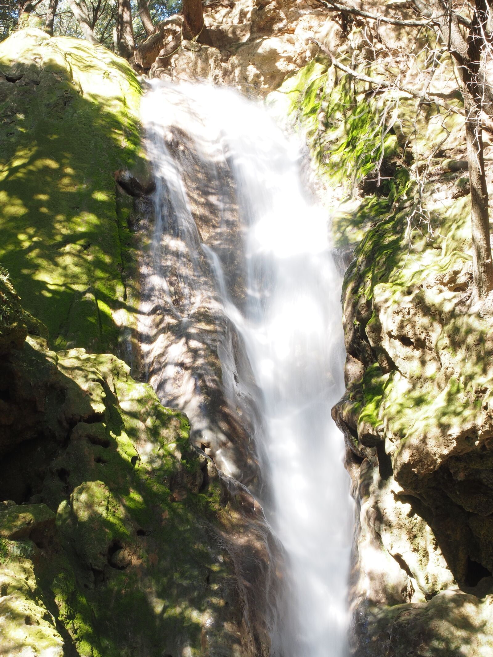 Olympus OM-D E-M1 + Olympus M.Zuiko Digital ED 12-40mm F2.8 Pro sample photo. Salt des freu, waterfall photography
