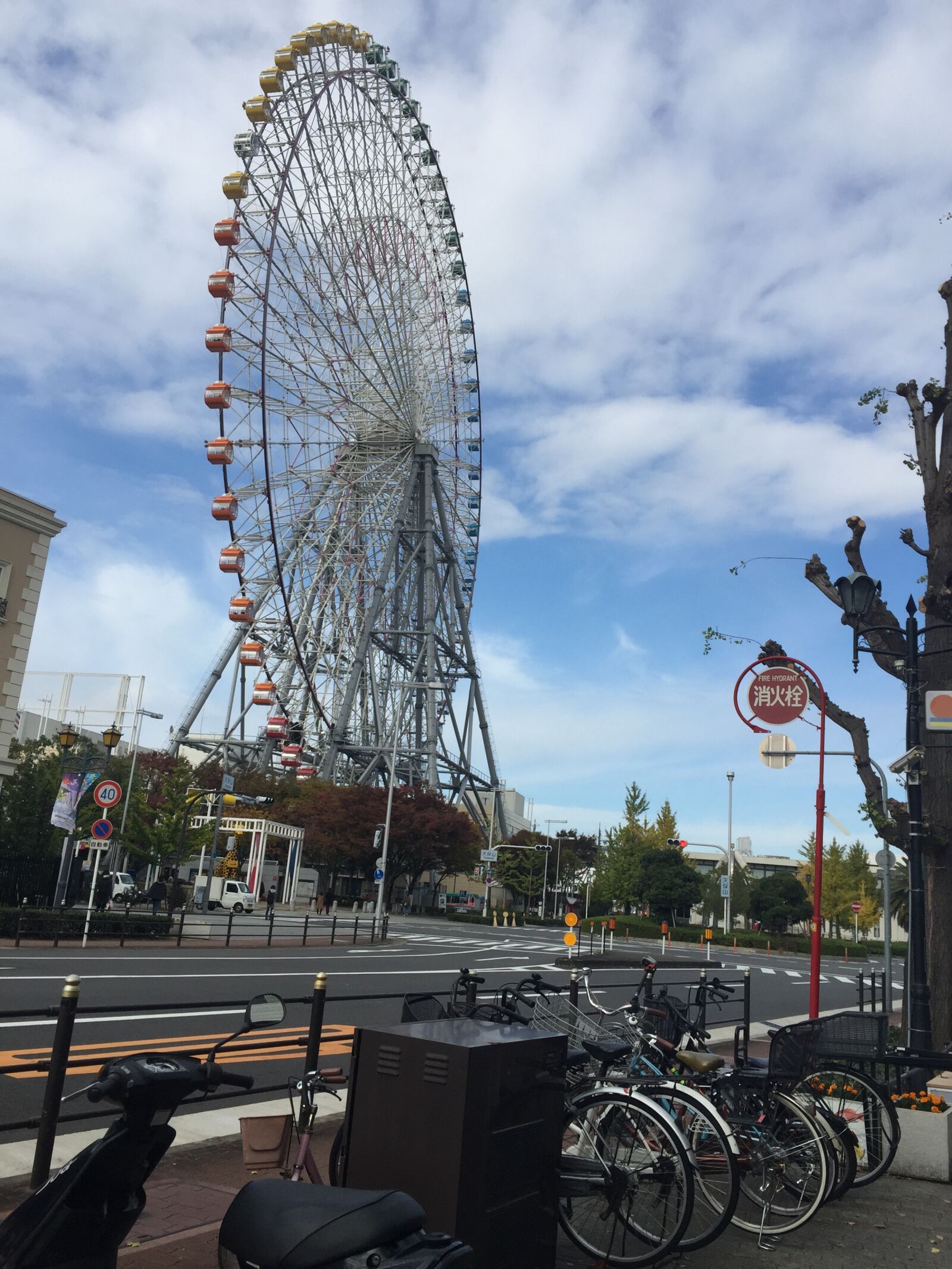 iPhone 6 Plus back camera 4.15mm f/2.2 sample photo. Ferris, wheel photography