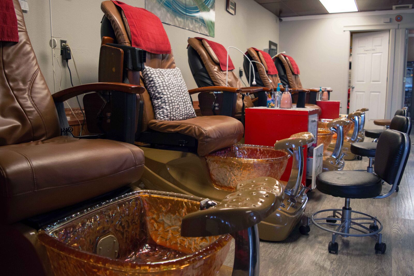 Nikon D7200 sample photo. Pedicure, manicure, treatment photography