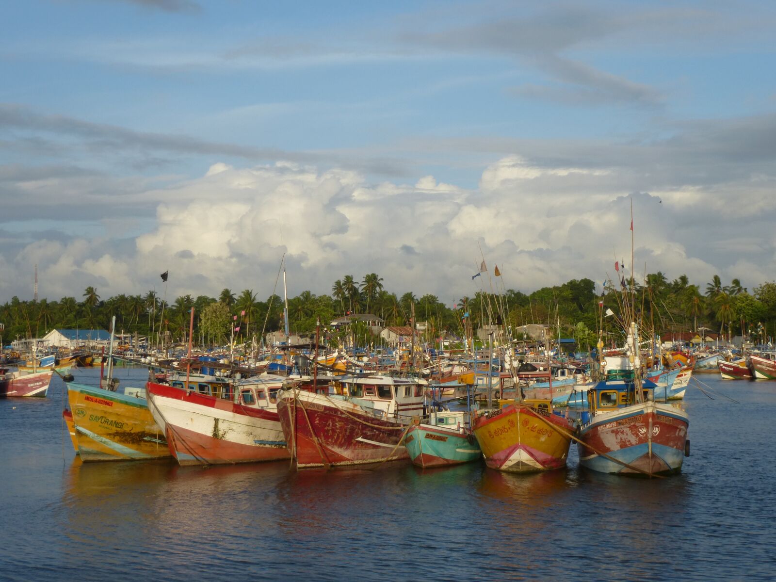 Panasonic Lumix DMC-ZS15 (Lumix DMC-TZ25) sample photo. Boats, fishing boats, sri photography