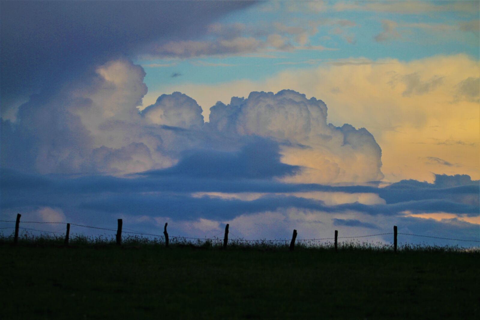 Tamron SP 150-600mm F5-6.3 Di VC USD sample photo. Sunset, blue, sky photography