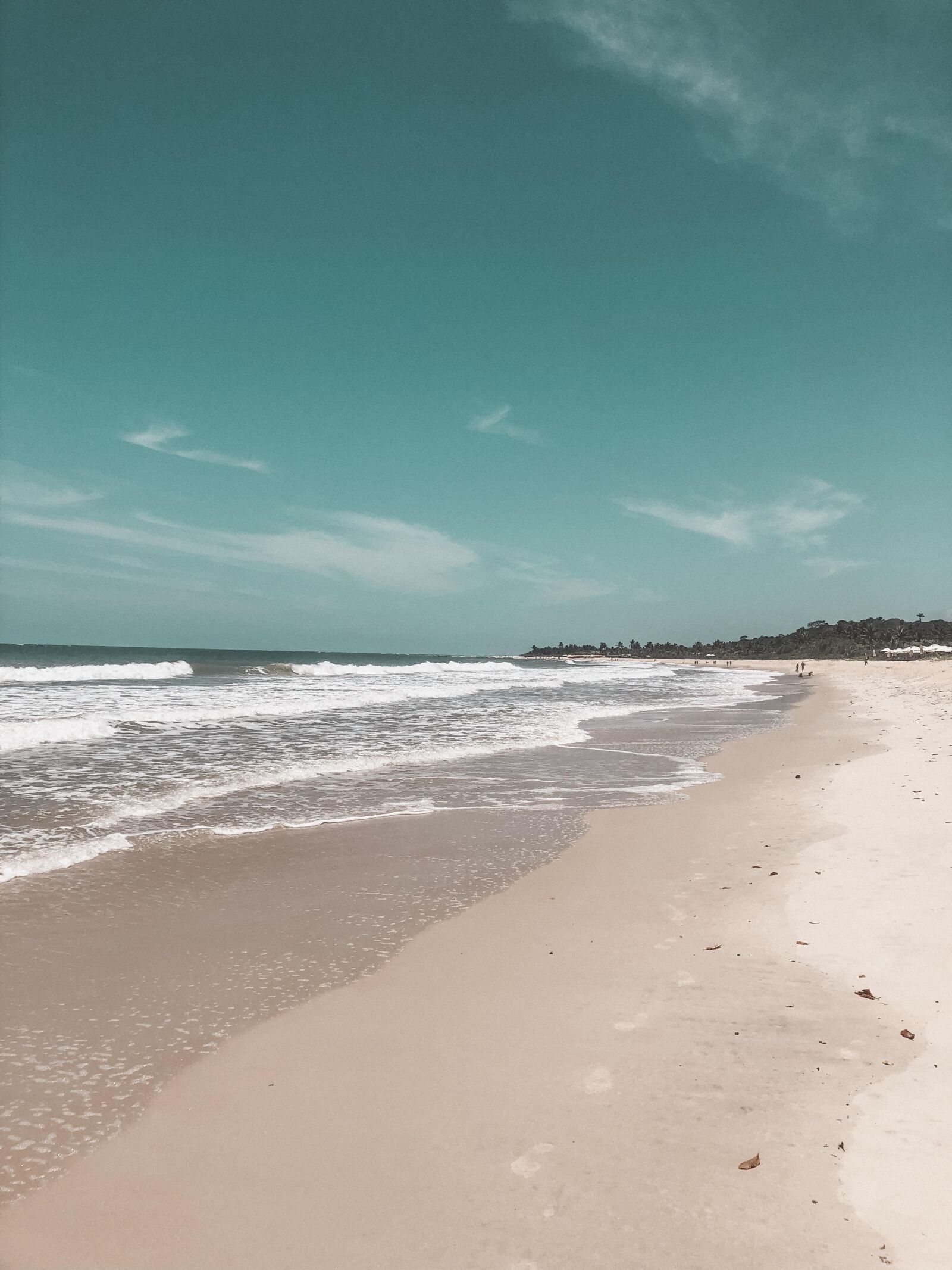 iPhone X back dual camera 4mm f/1.8 sample photo. Mar, praia, beach photography