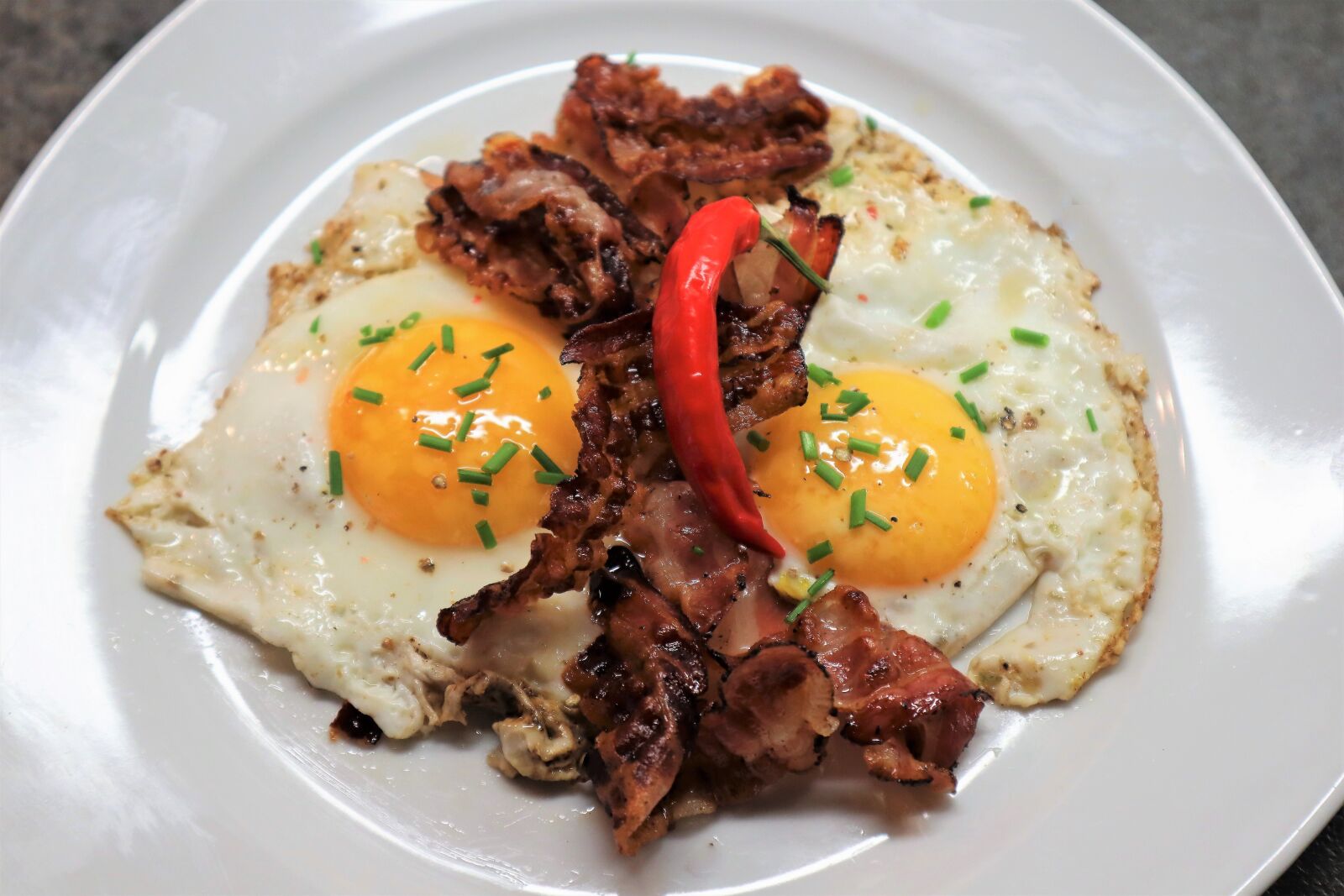 Canon EOS M50 (EOS Kiss M) sample photo. Egg, fried, yolk photography