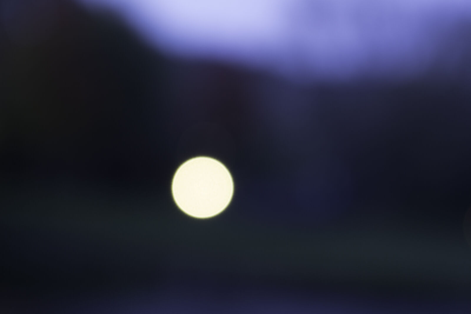 Canon EOS 700D (EOS Rebel T5i / EOS Kiss X7i) sample photo. Back, light, backlight, blue photography