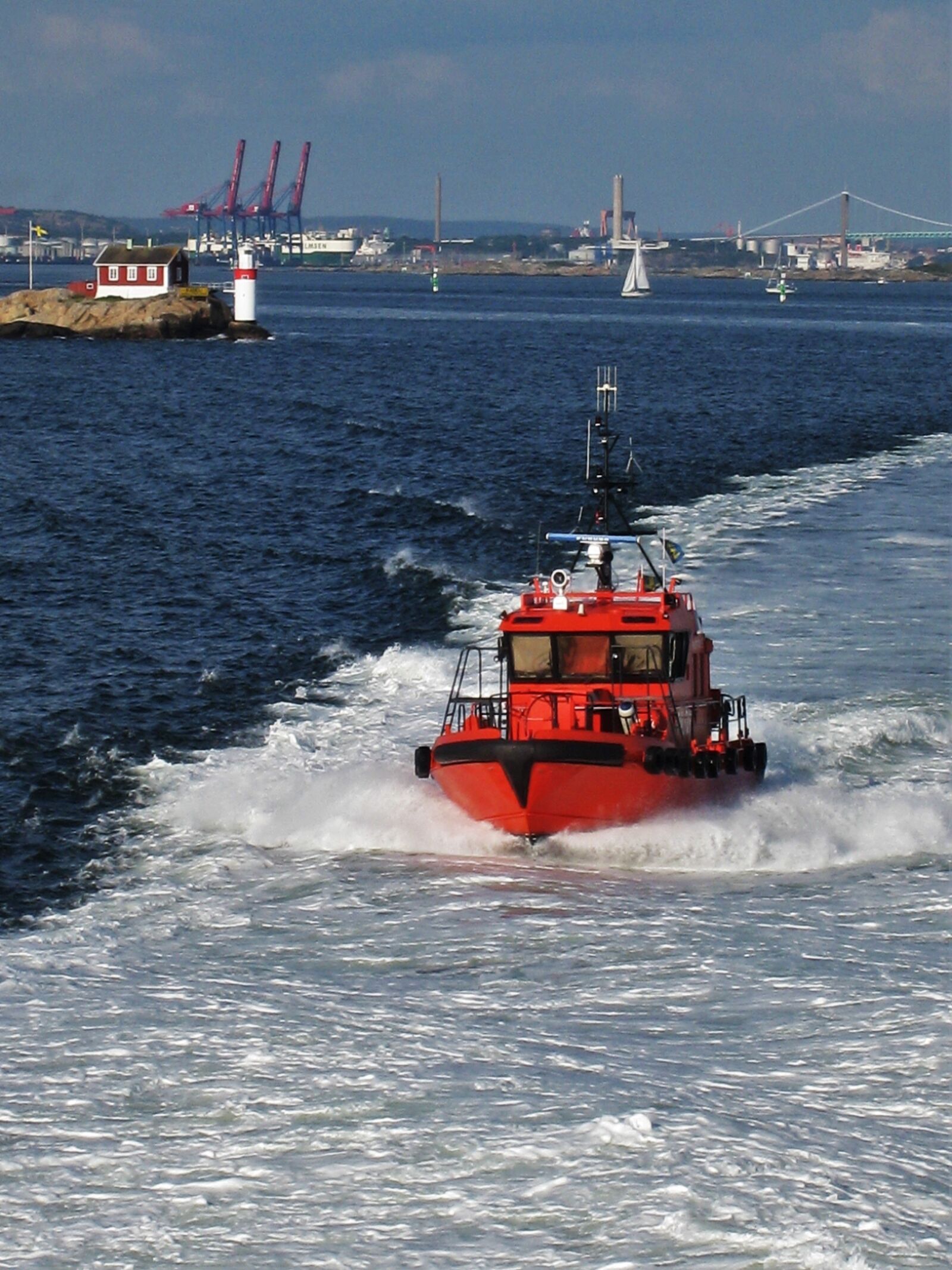 Canon DIGITAL IXUS 860 IS sample photo. Gothenburg, swedish pilot boat photography