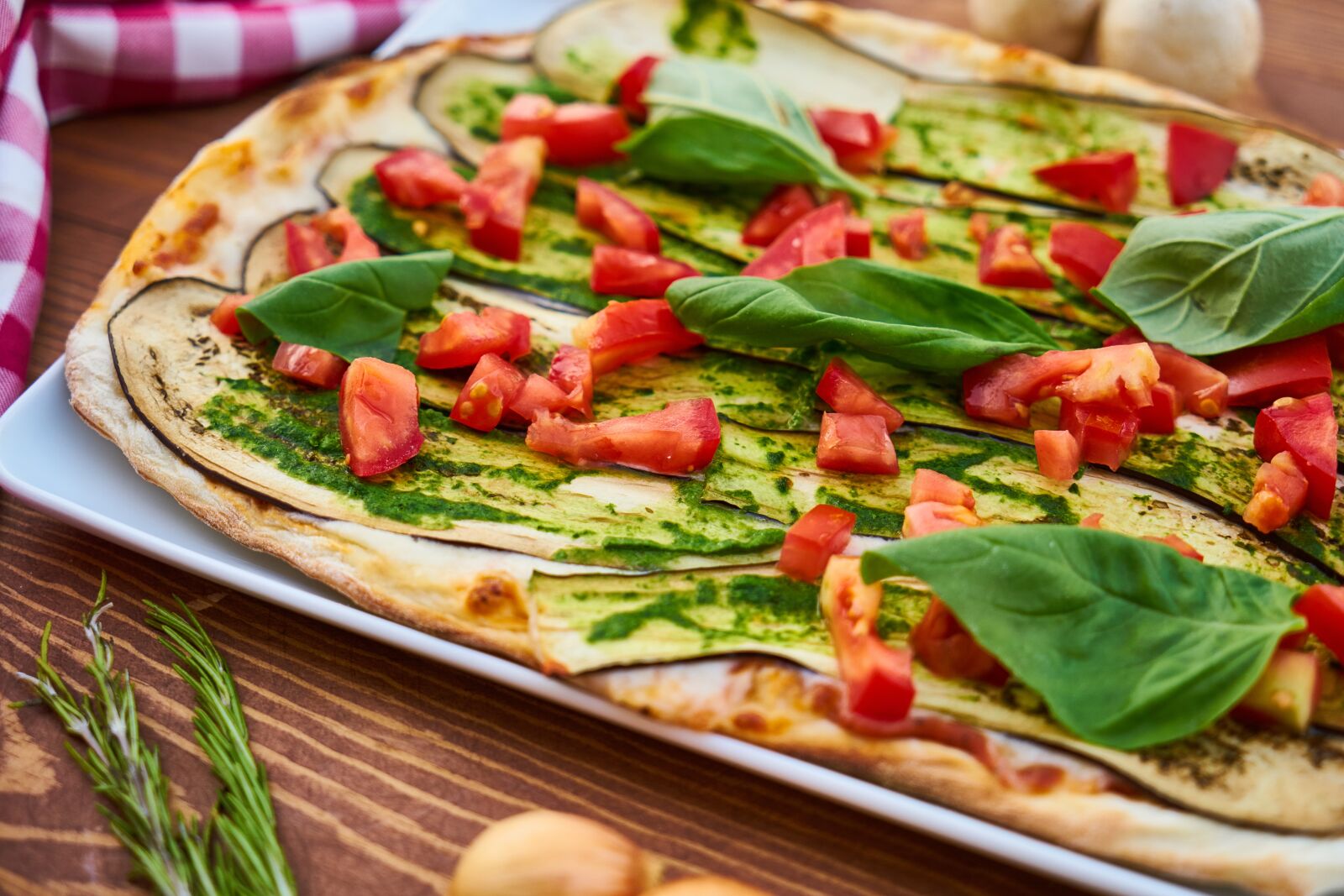 Sony a7R II sample photo. Pizza, tomato, dough photography