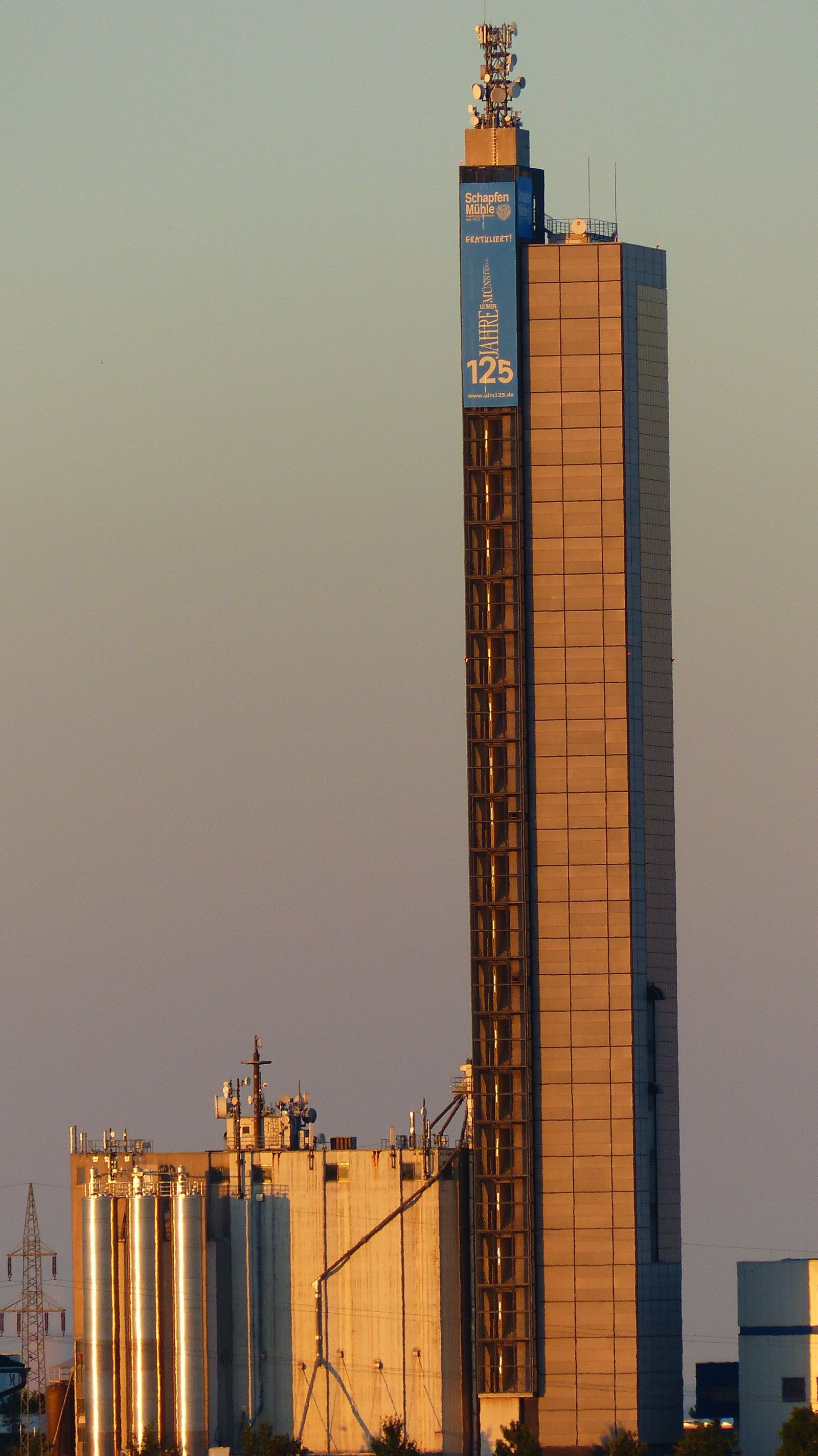 Panasonic Lumix DMC-FZ200 sample photo. Schapfe mill, tower, grain photography