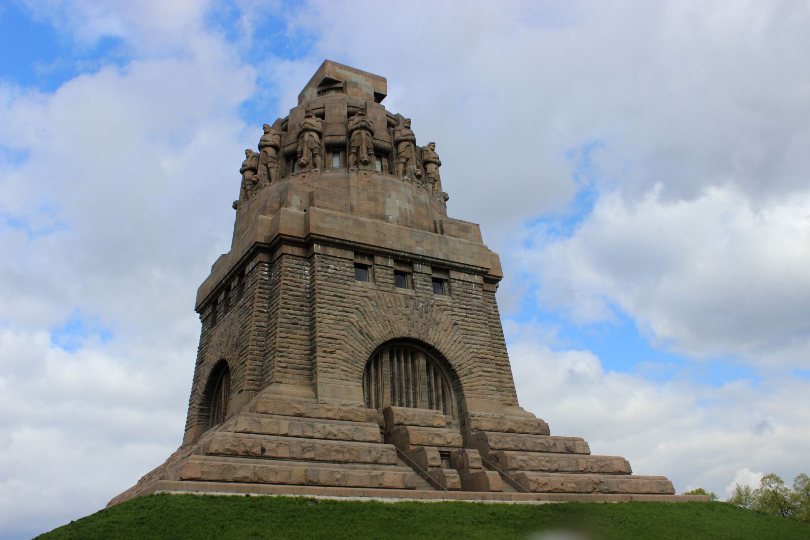 Canon EOS 600D (Rebel EOS T3i / EOS Kiss X5) sample photo. Architecture, monument, city photography