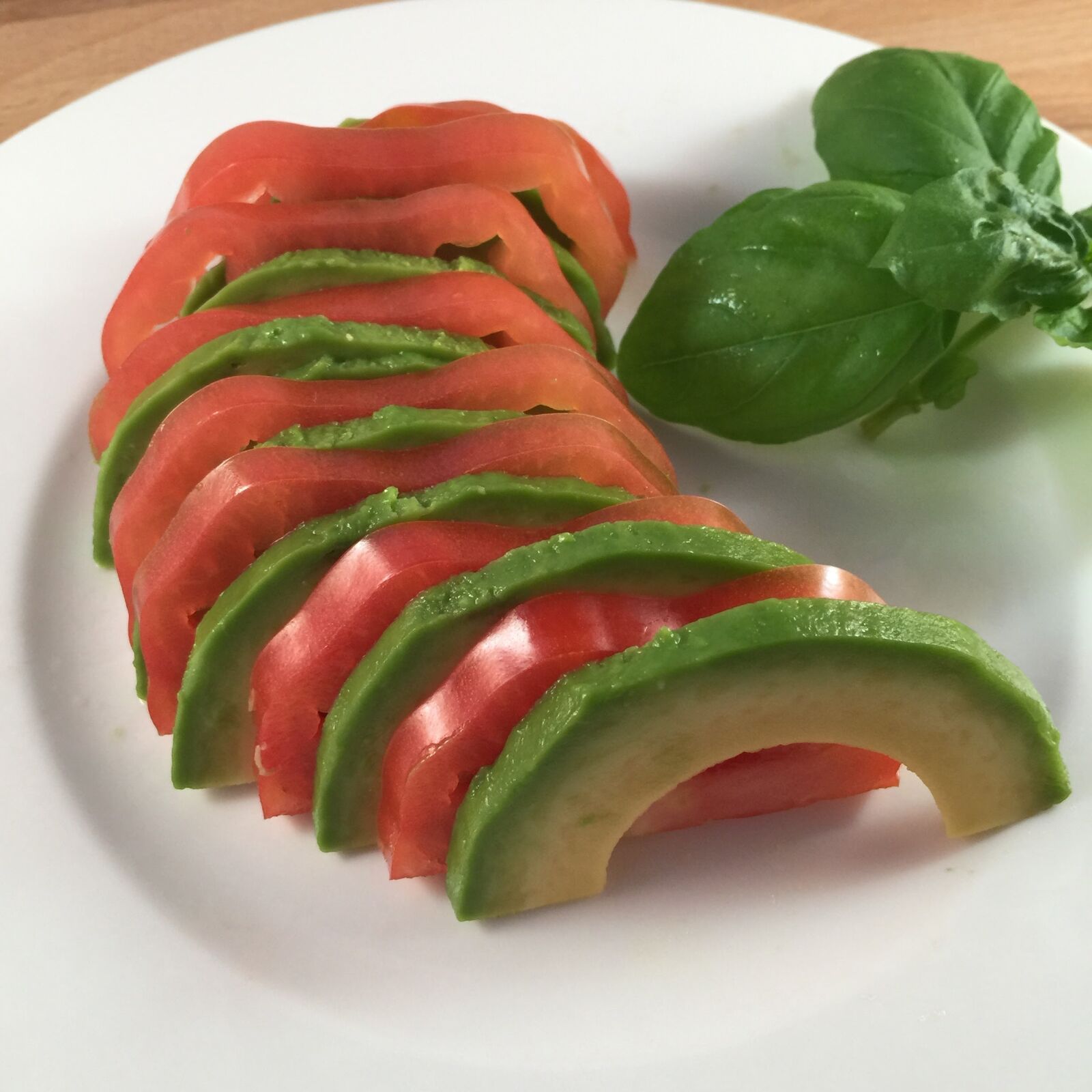 iPhone 6 Plus back camera 4.15mm f/2.2 sample photo. Avocado, tomato, basil photography