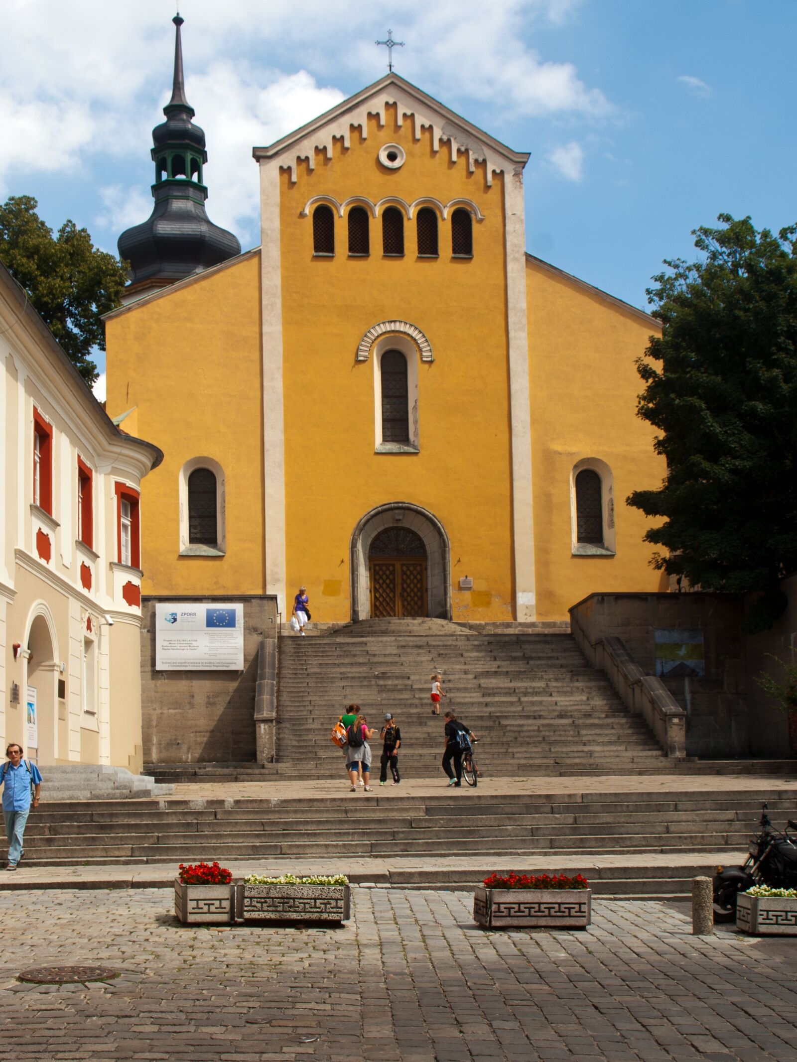 Canon EOS 400D (EOS Digital Rebel XTi / EOS Kiss Digital X) sample photo. Opole, silesia, church photography