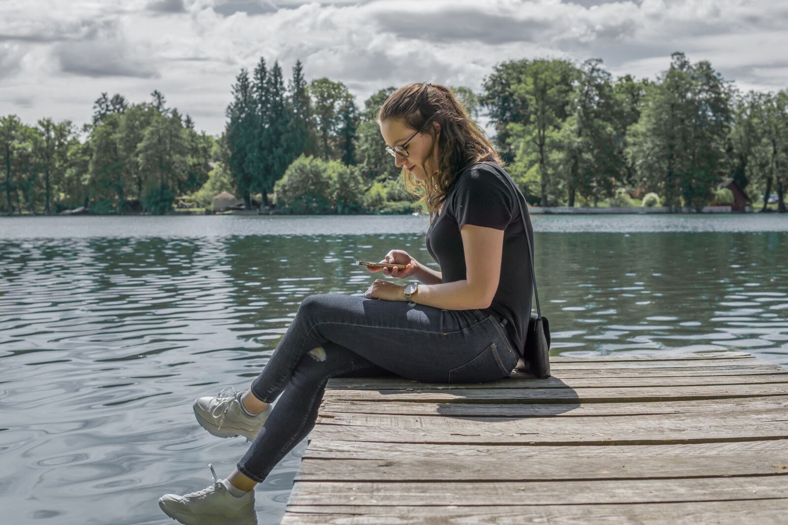 30mm F1.4 DC DN | Contemporary 016 sample photo. Girl, lake, web photography
