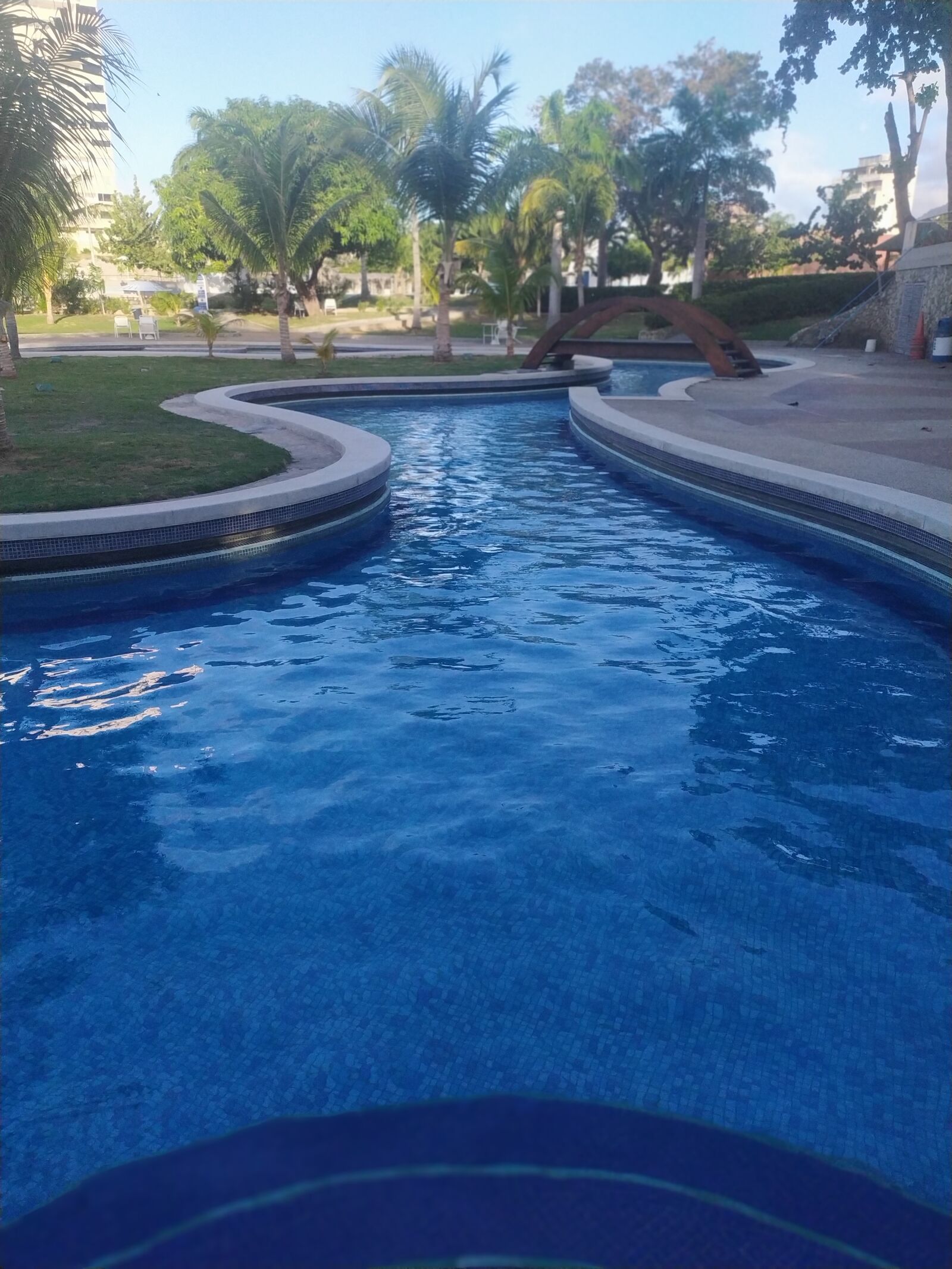 Xiaomi Redmi Note 7 sample photo. Pool, holiday, summer photography