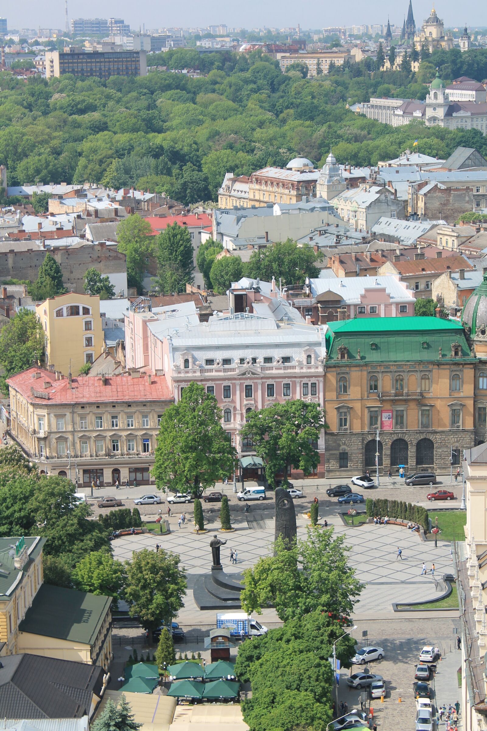 Canon EOS 1100D (EOS Rebel T3 / EOS Kiss X50) sample photo. Liberty avenue, ukraine, lviv photography