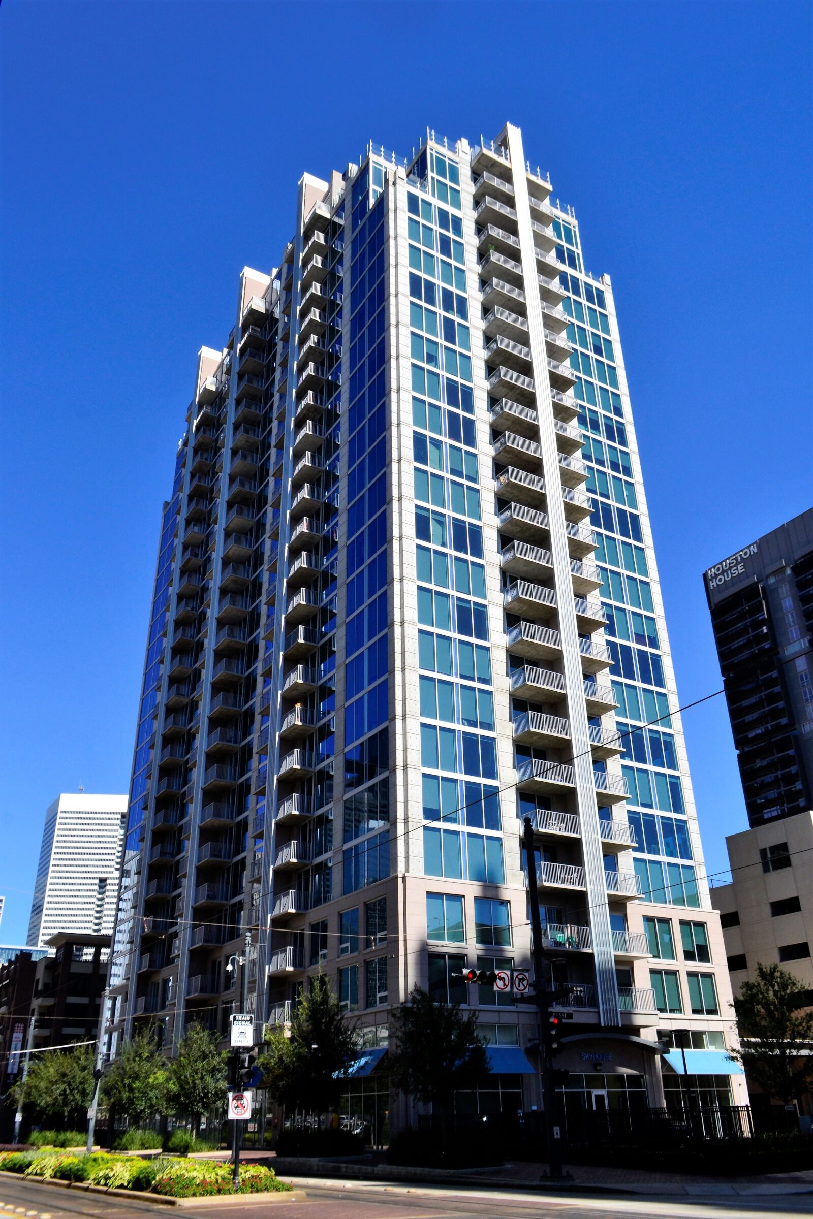 Nikon D3100 sample photo. Hotel, skyscraper, houston photography