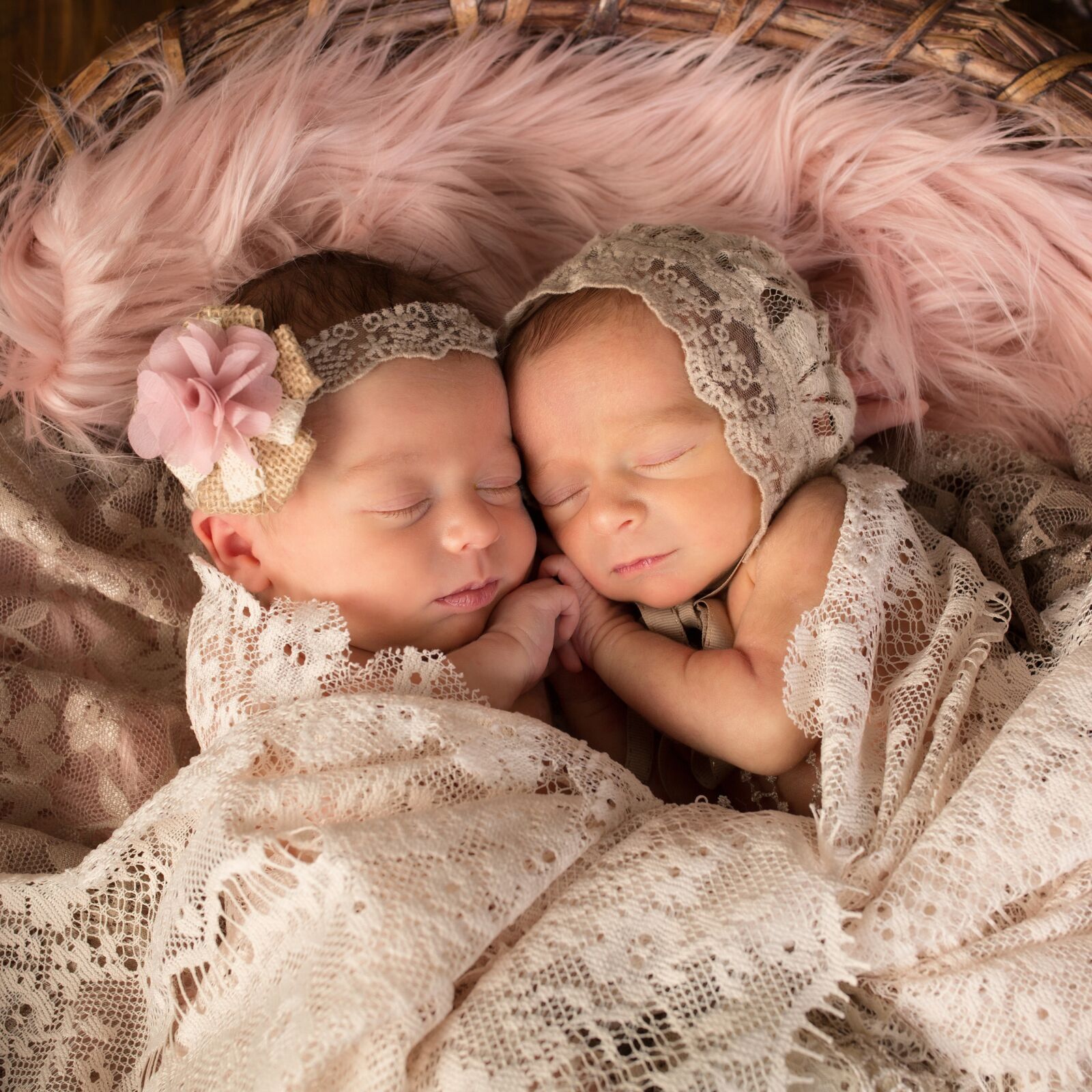 Canon EOS 5D Mark III sample photo. Twins, newborns, girls photography