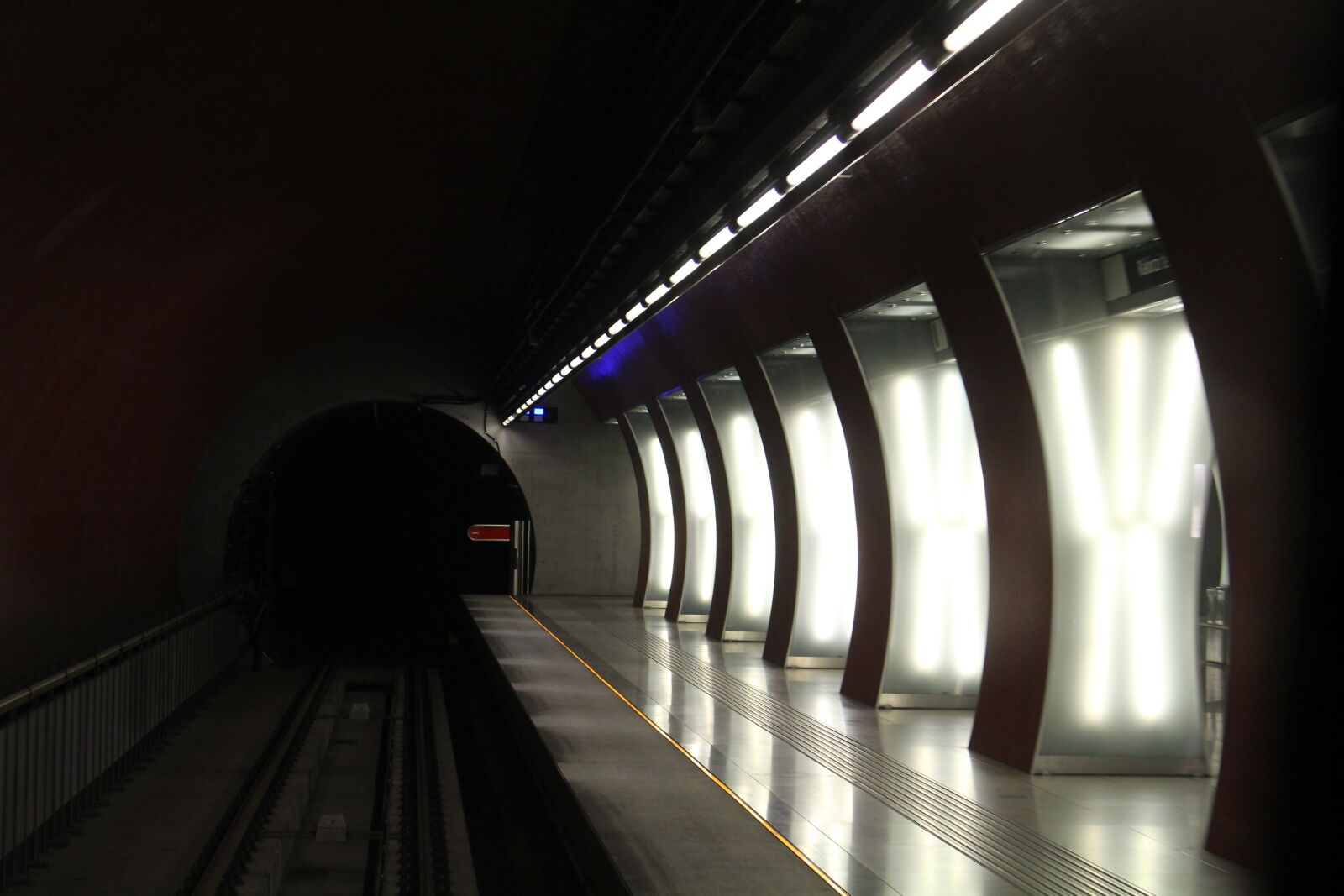 Canon EOS 100D (EOS Rebel SL1 / EOS Kiss X7) sample photo. Metro, four metro, alag photography