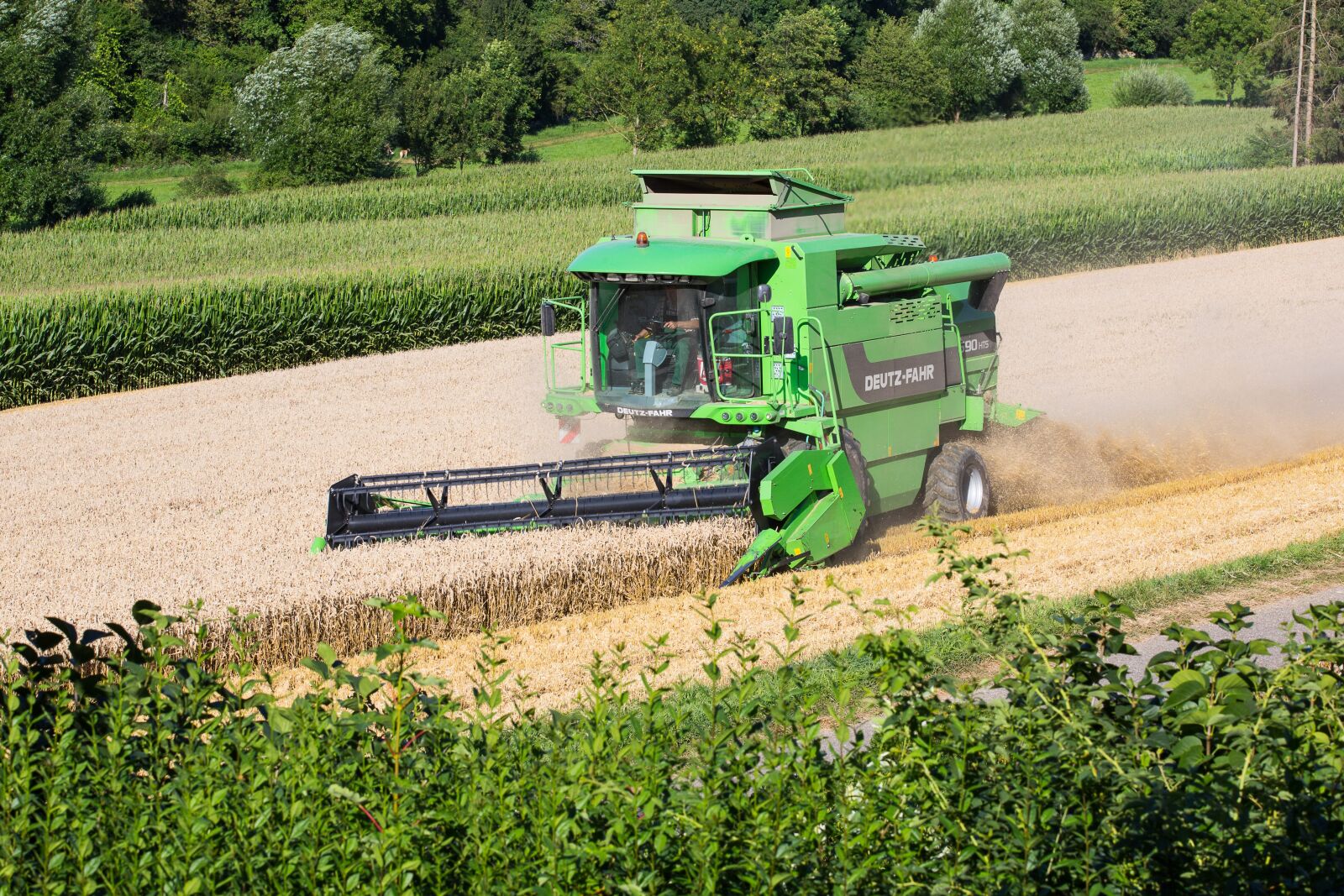 Canon EOS 5D Mark III sample photo. Combine harvester, harvest, harvester photography