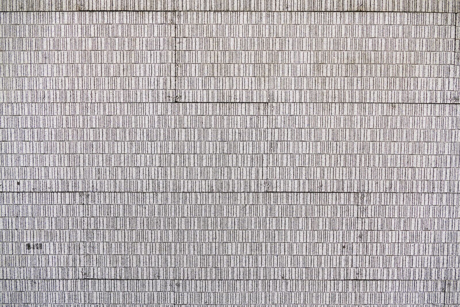 Panasonic Lumix DMC-FZ1000 sample photo. Facade, wall tiling, weathered photography